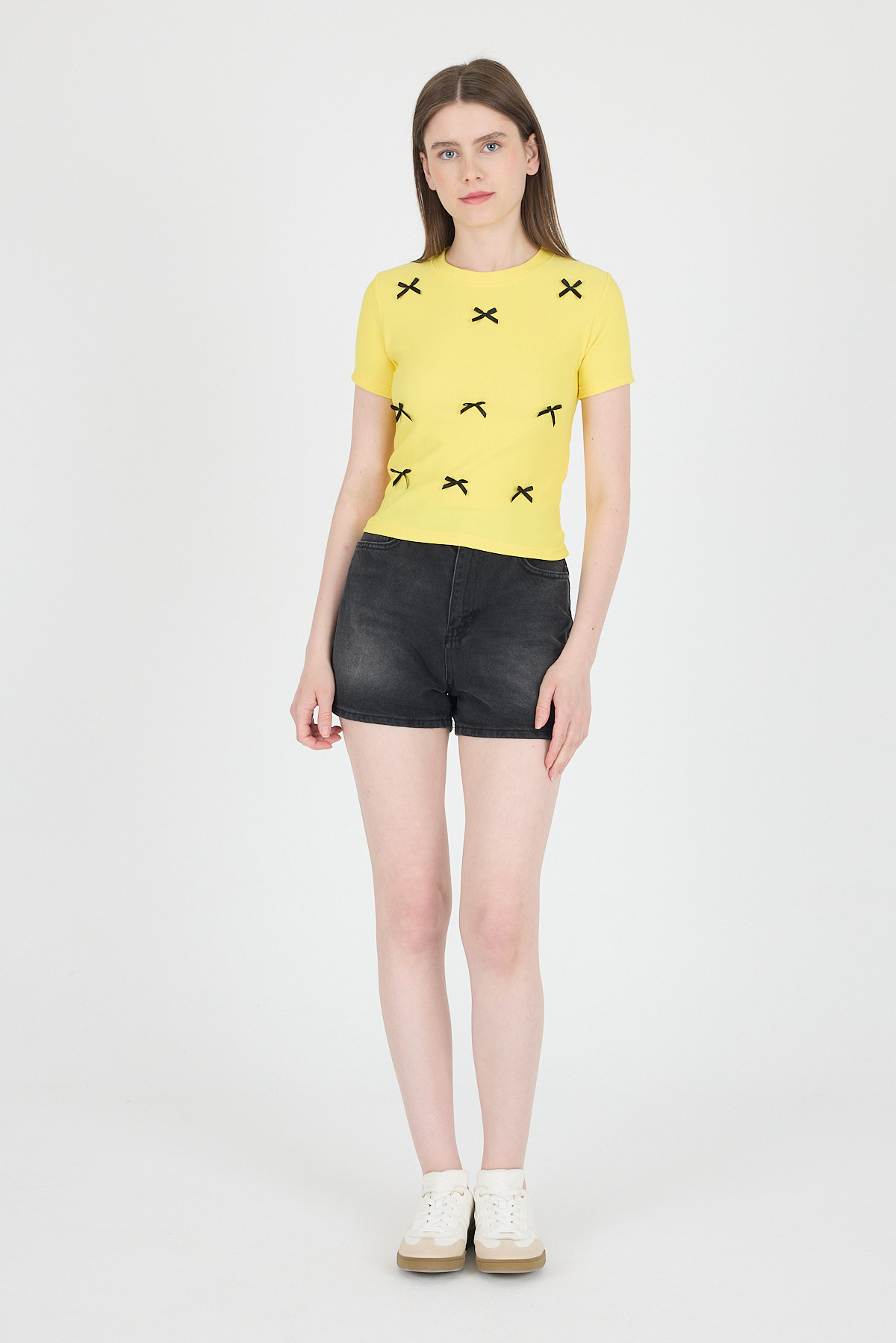Sarı Kurdele Detay Crop Tişört 2202 - RAYS