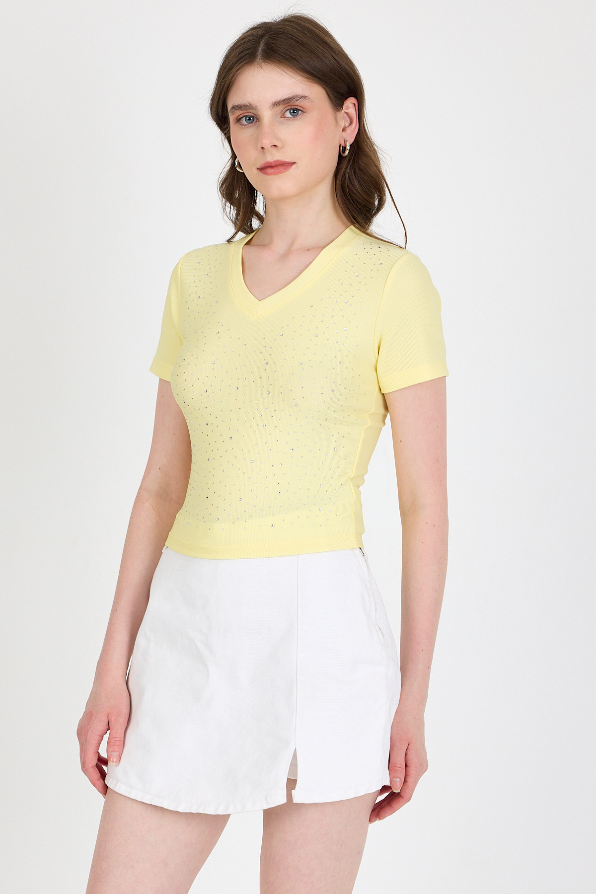 Sarı Taş İşleme Detaylı V Yaka Slim Fit Tişört 0949 - RAYS