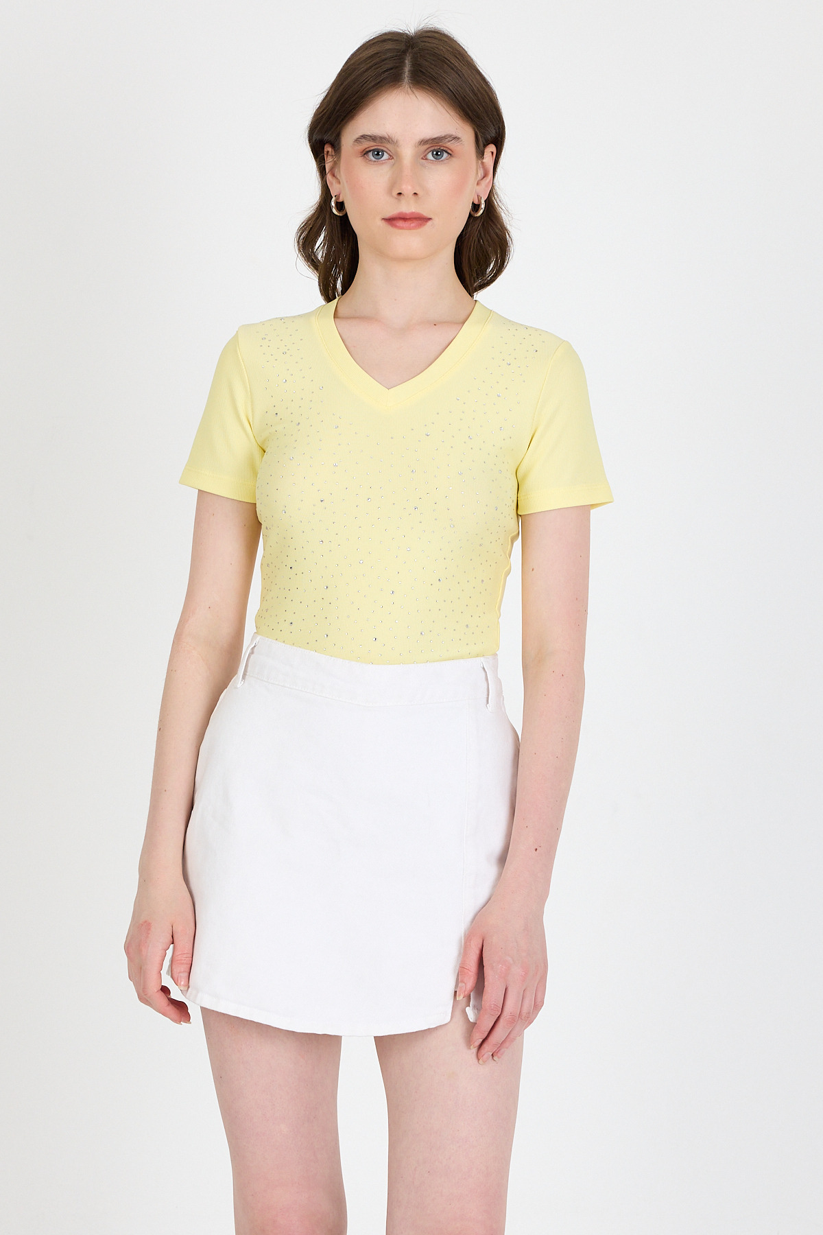 Sarı Taş İşleme Detaylı V Yaka Slim Fit Tişört 0949 - 1