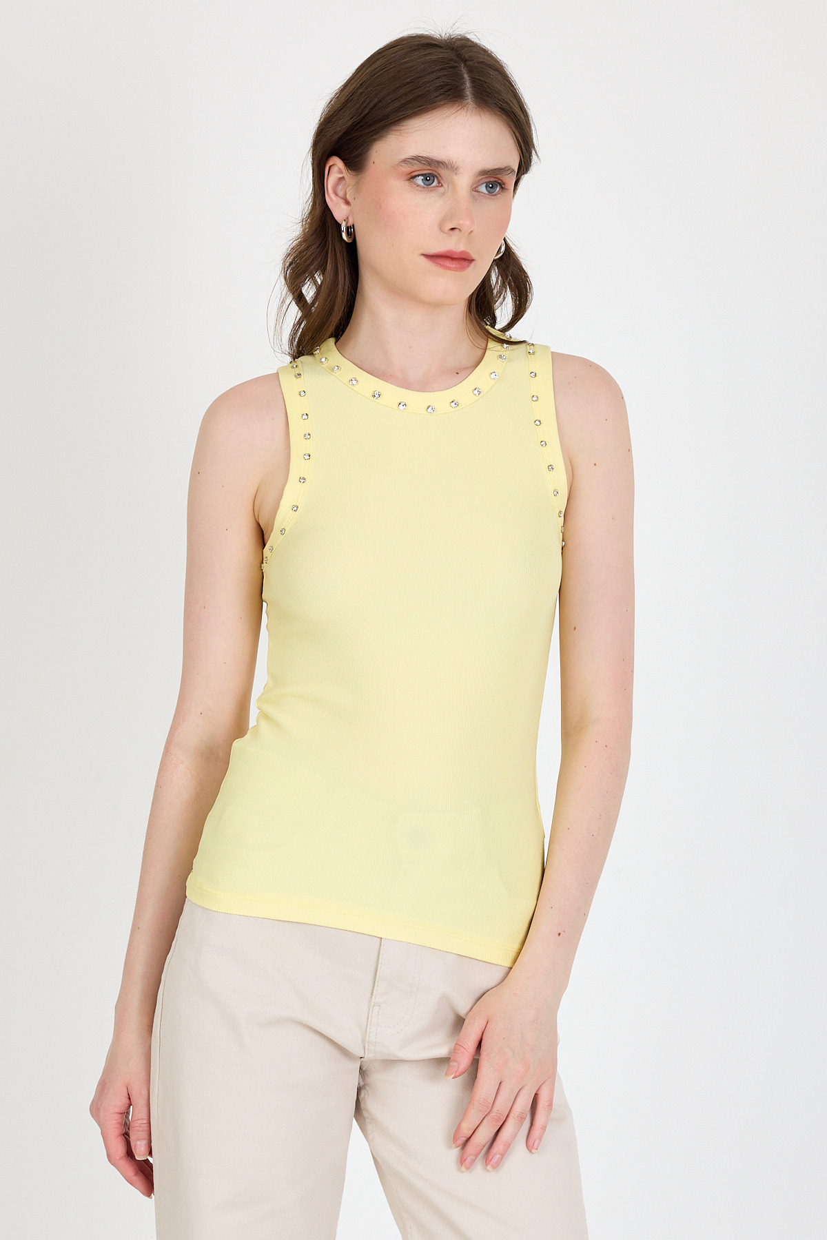 Sarı Yaka Ve Omuz Taş Detaylı Ribanalı Örme Atlet 1249 - 2