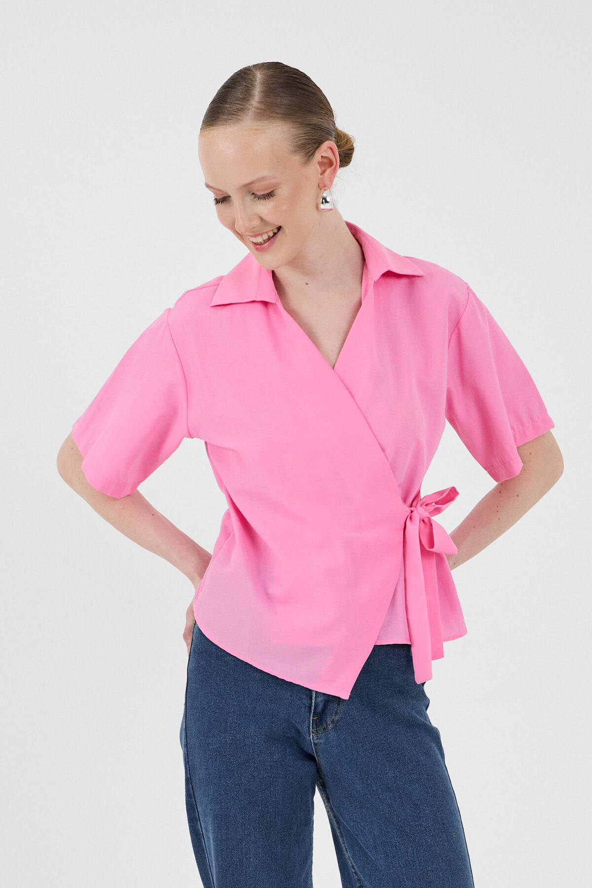 Şeker Pembe Kısa Kol Yan Bağlama Detaylı Bluz 8095A - 1