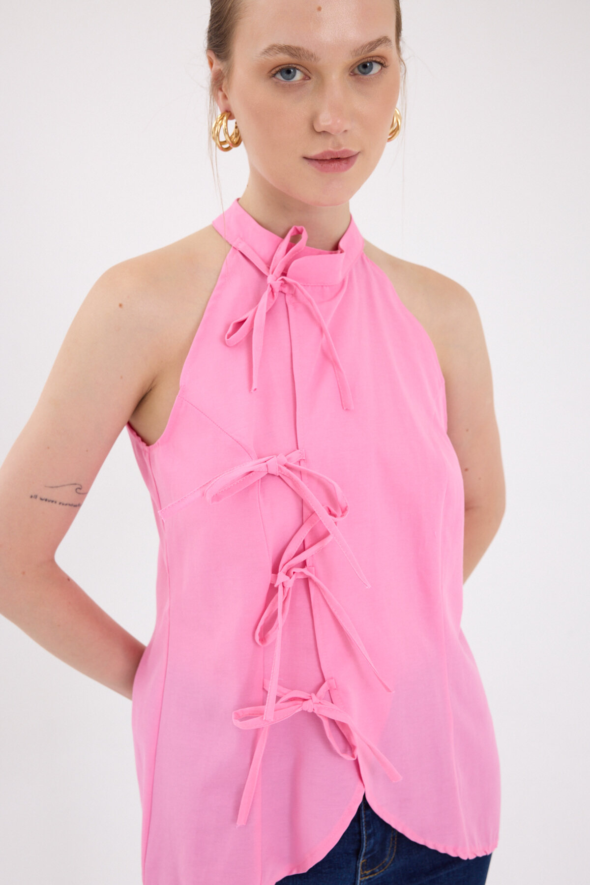 Şeker Pembe Ön Bağlama Detaylı Halter Yaka Bluz 8094A - 4
