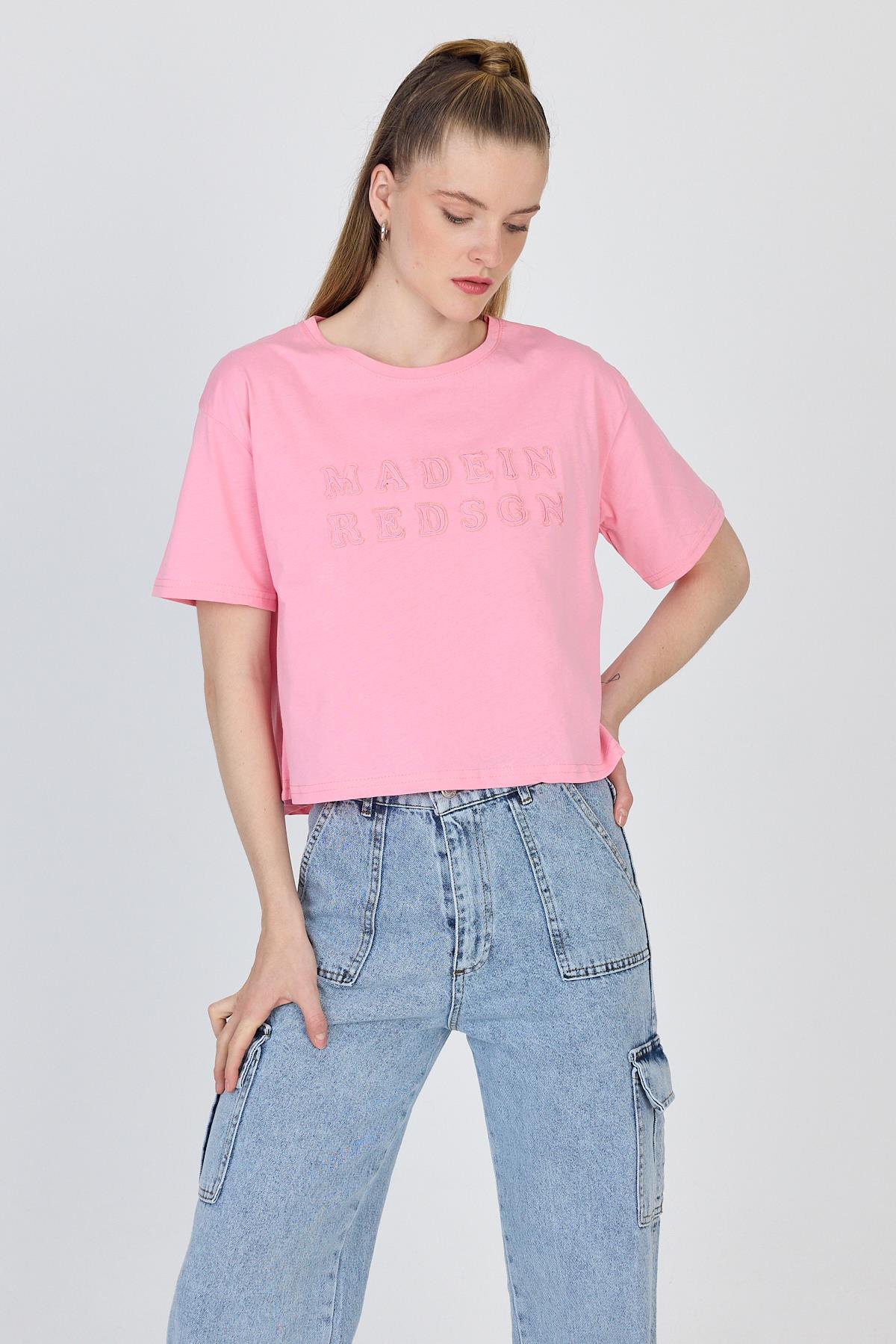 Şeker Pembe Yazı Nakışlı Crop Tişört 25259 - 1