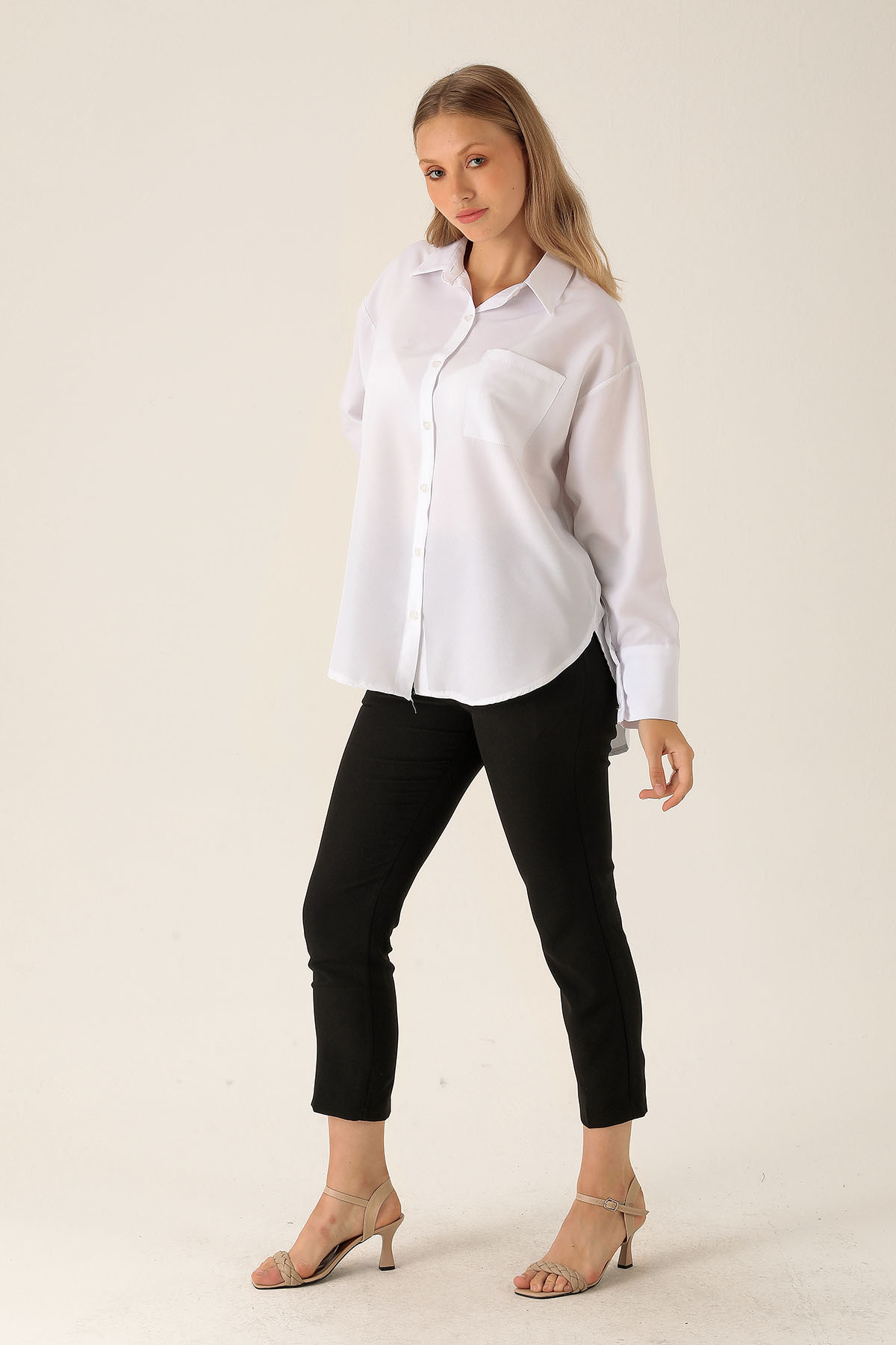 Sırt Düğmeli Tek Cepli Bayan Gömlek - 6500A Beyaz - 5