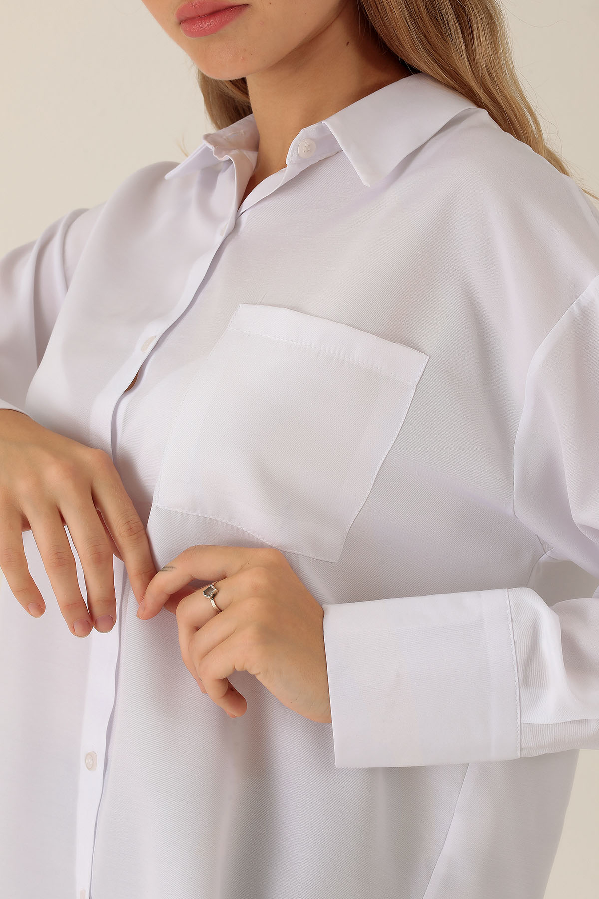 Sırt Düğmeli Tek Cepli Bayan Gömlek - 6500A Beyaz - 6