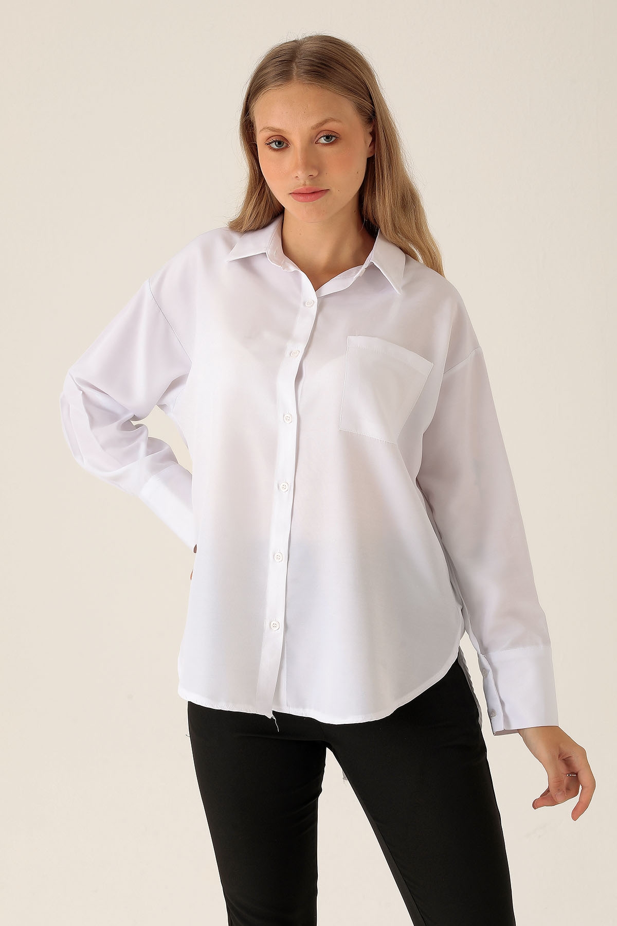 Sırt Düğmeli Tek Cepli Bayan Gömlek - 6500A Beyaz - 2