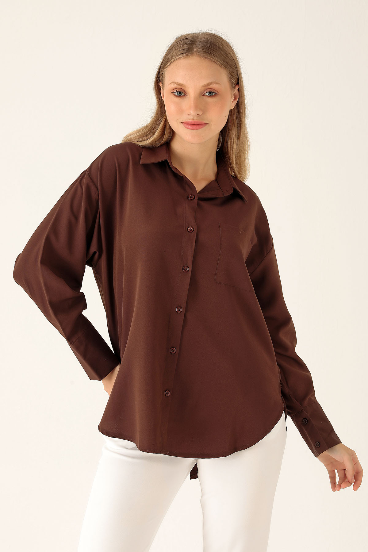 Sırt Düğmeli Tek Cepli Bayan Gömlek - 6500A Kahve - 2