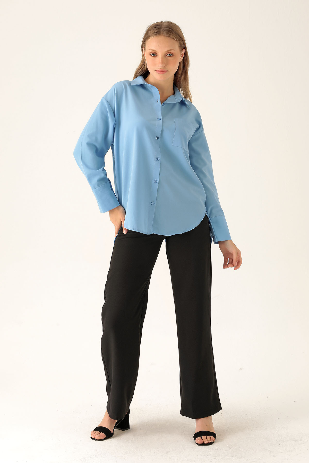 Sırt Düğmeli Tek Cepli Bayan Gömlek - 6500A Mavi - 4
