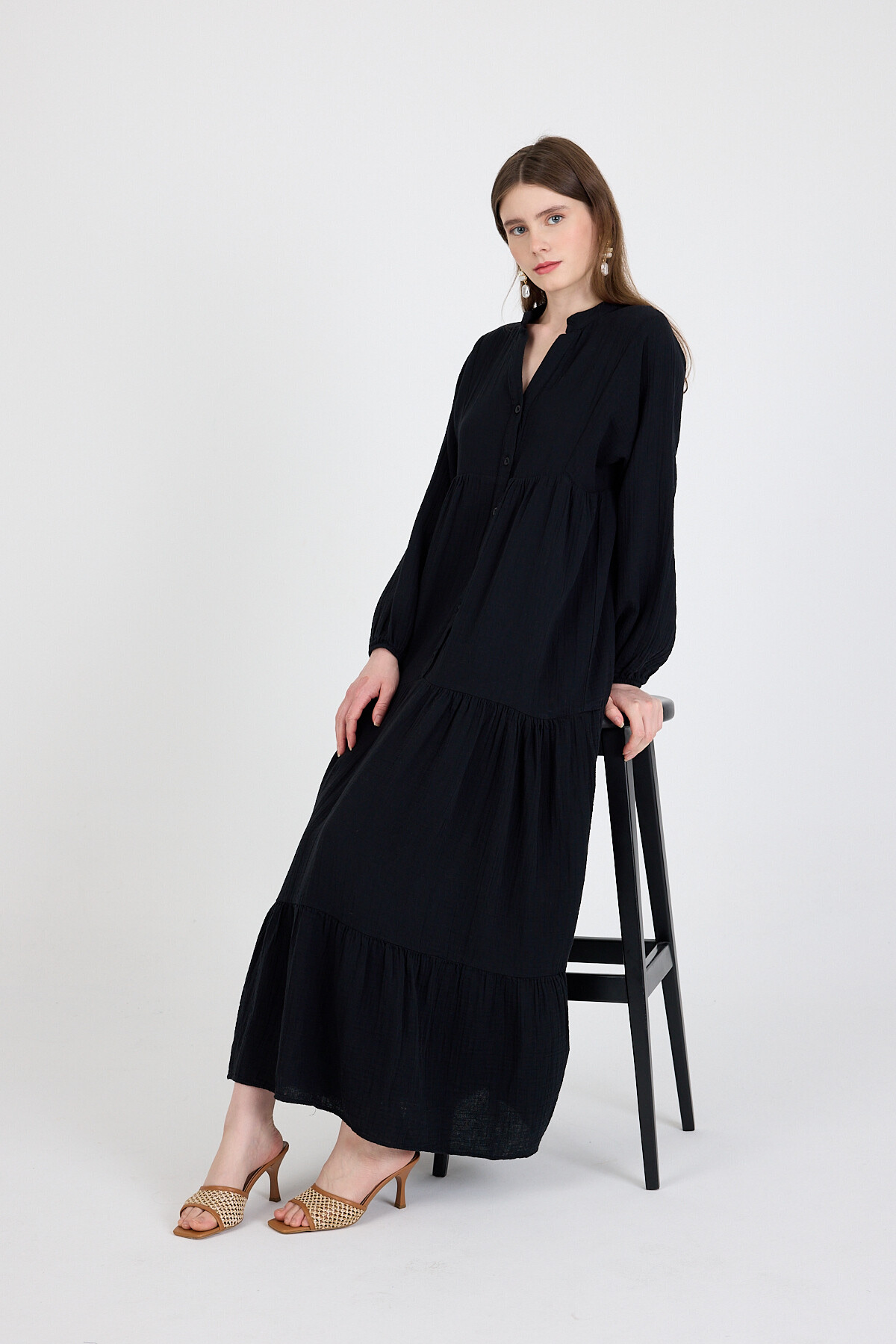 Siyah %100 Pamuk Düğmeli Kat Etekli Uzun Kollu Elbise 4782A 