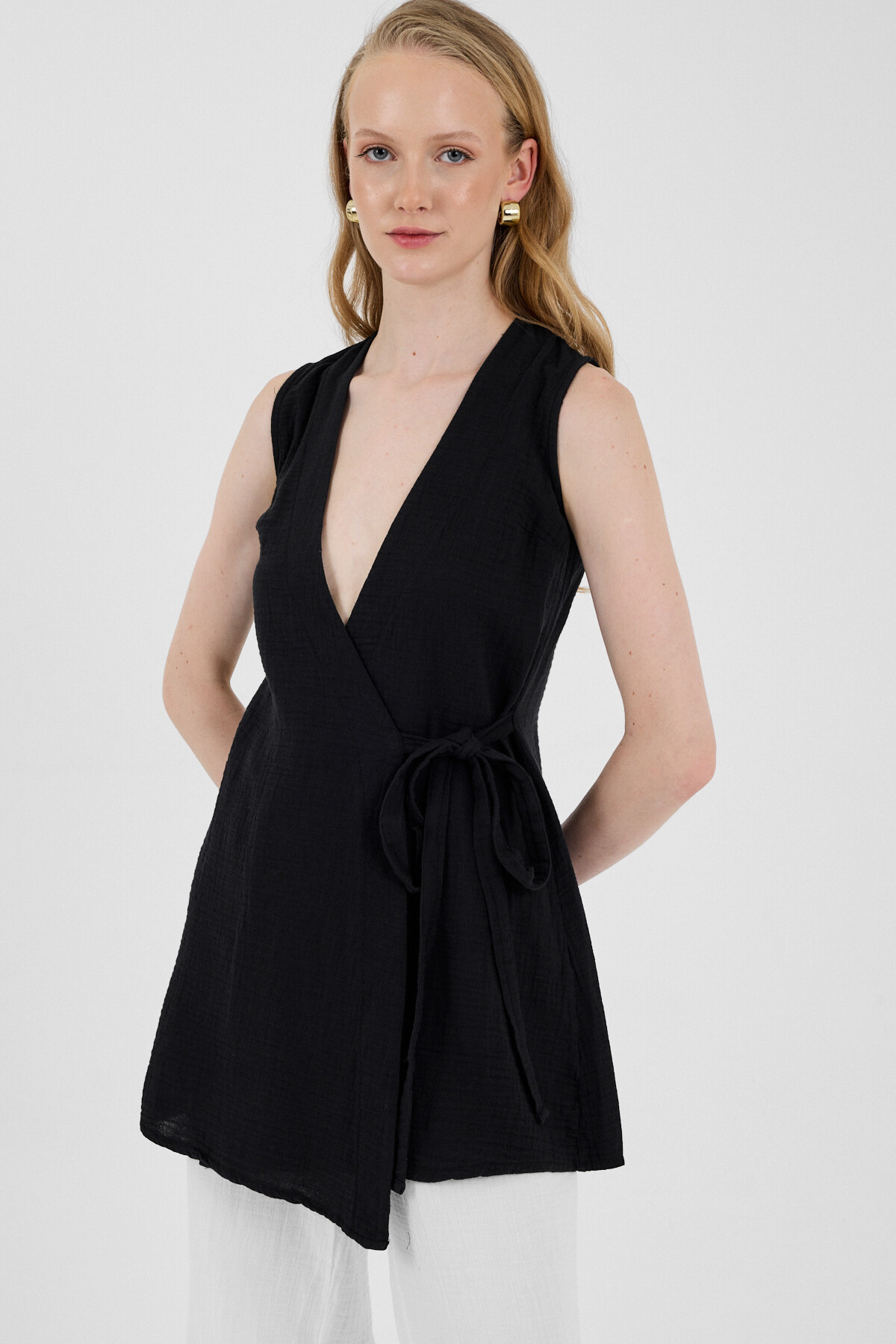 Siyah %100 Pamuk Müslin Yandan Bağlamalı Kuşaklı Yelek 8017A - RAYS (1)