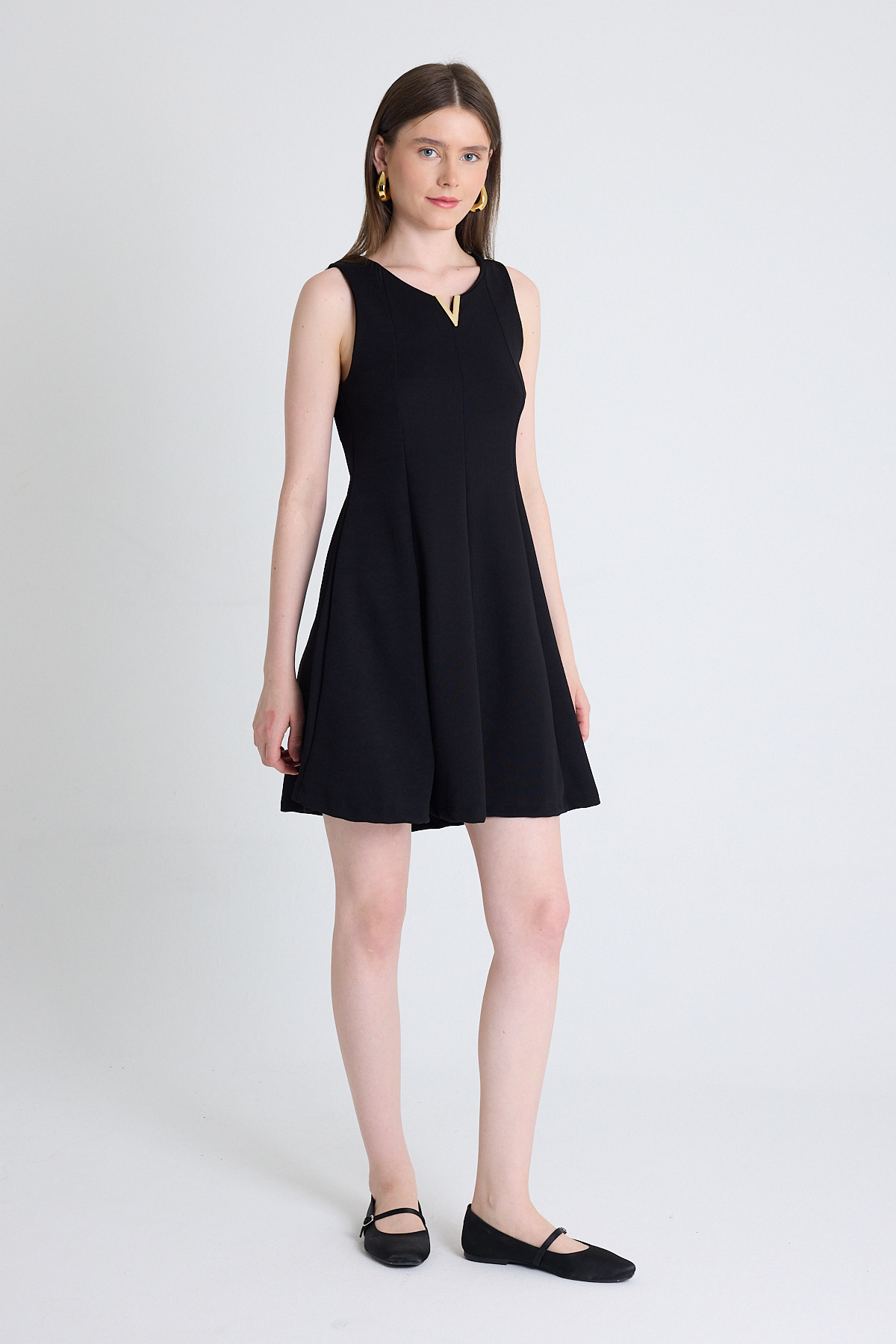 Siyah Aksesuar Detaylı Kolsuz Mini Elbise 2238 