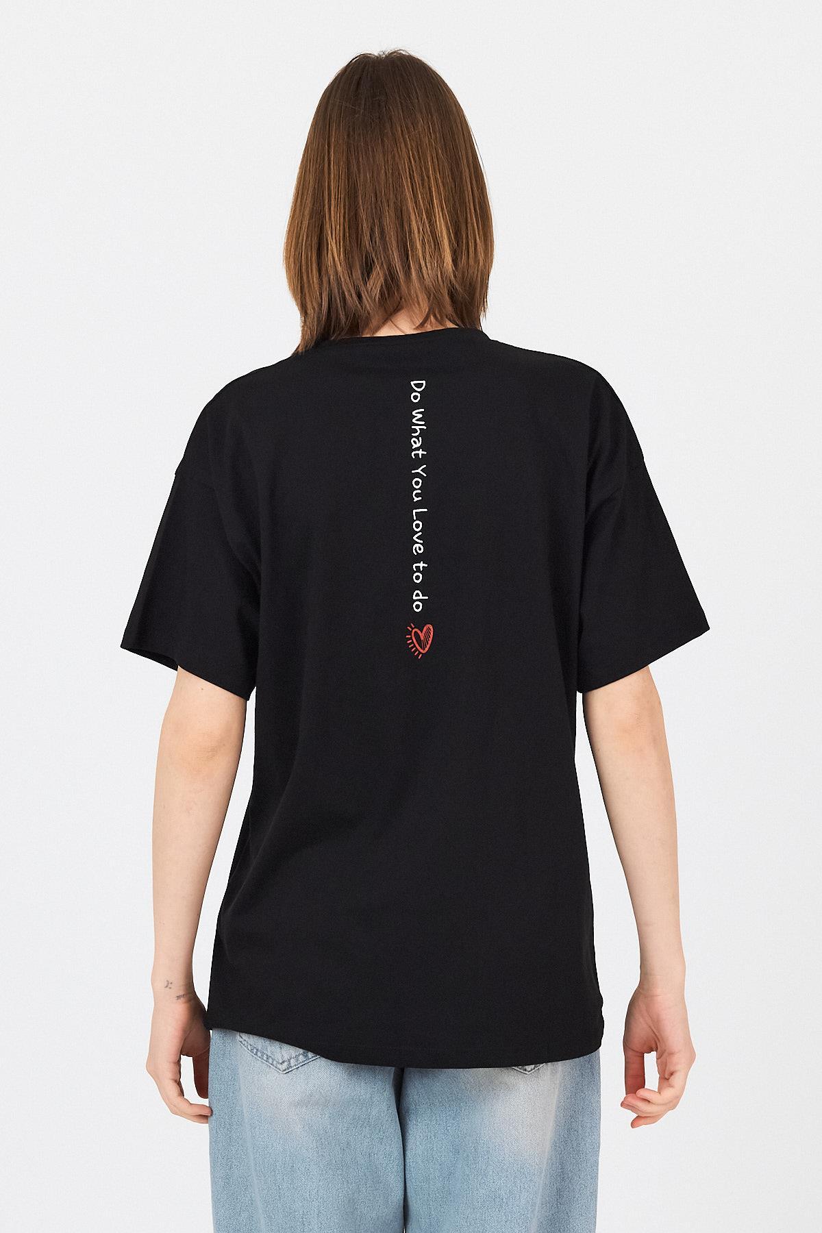 Siyah Arka Yazı Baskılı Kalpli %100 Pamuk Oversize Tişört 2150-33M - 6