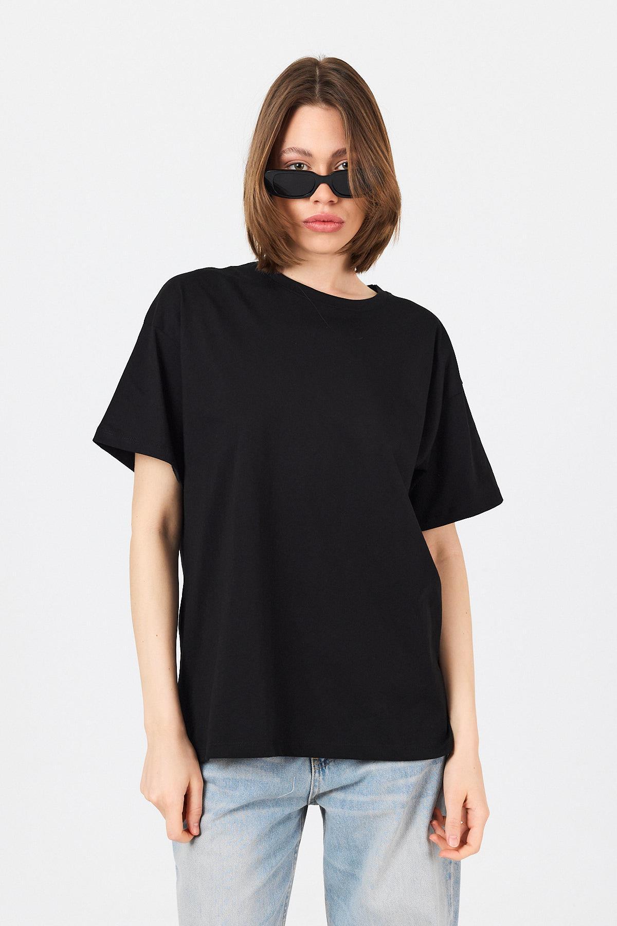 Siyah Arka Yazı Baskılı Kalpli %100 Pamuk Oversize Tişört 2150-33M - RAYS