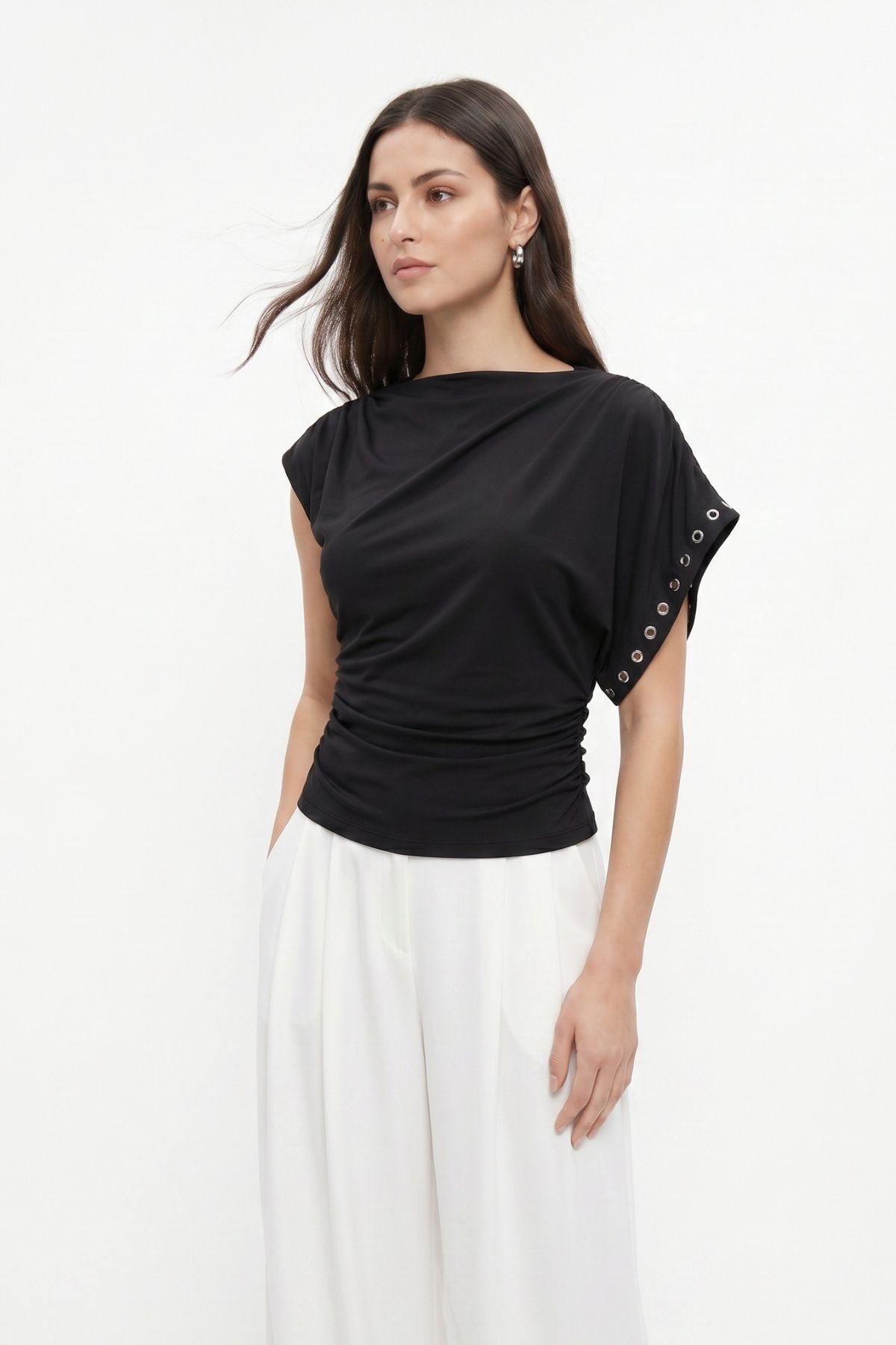 Siyah Asimetrik Kol Zımbalı Bluz 36003 - 1