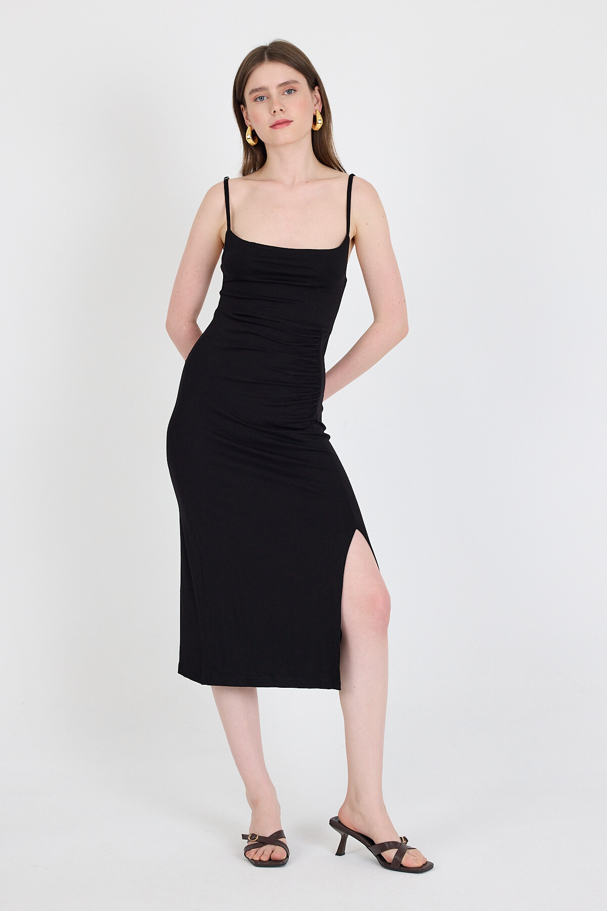 Siyah Askılı Yırtmaçlı Drape Detaylı Dokuma Elbise 21003 - RAYS