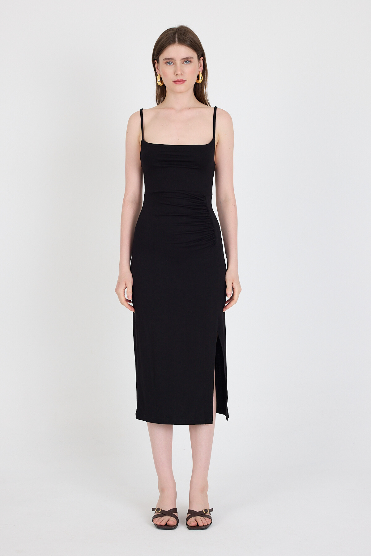 Siyah Askılı Yırtmaçlı Drape Detaylı Dokuma Elbise 21003 - RAYS