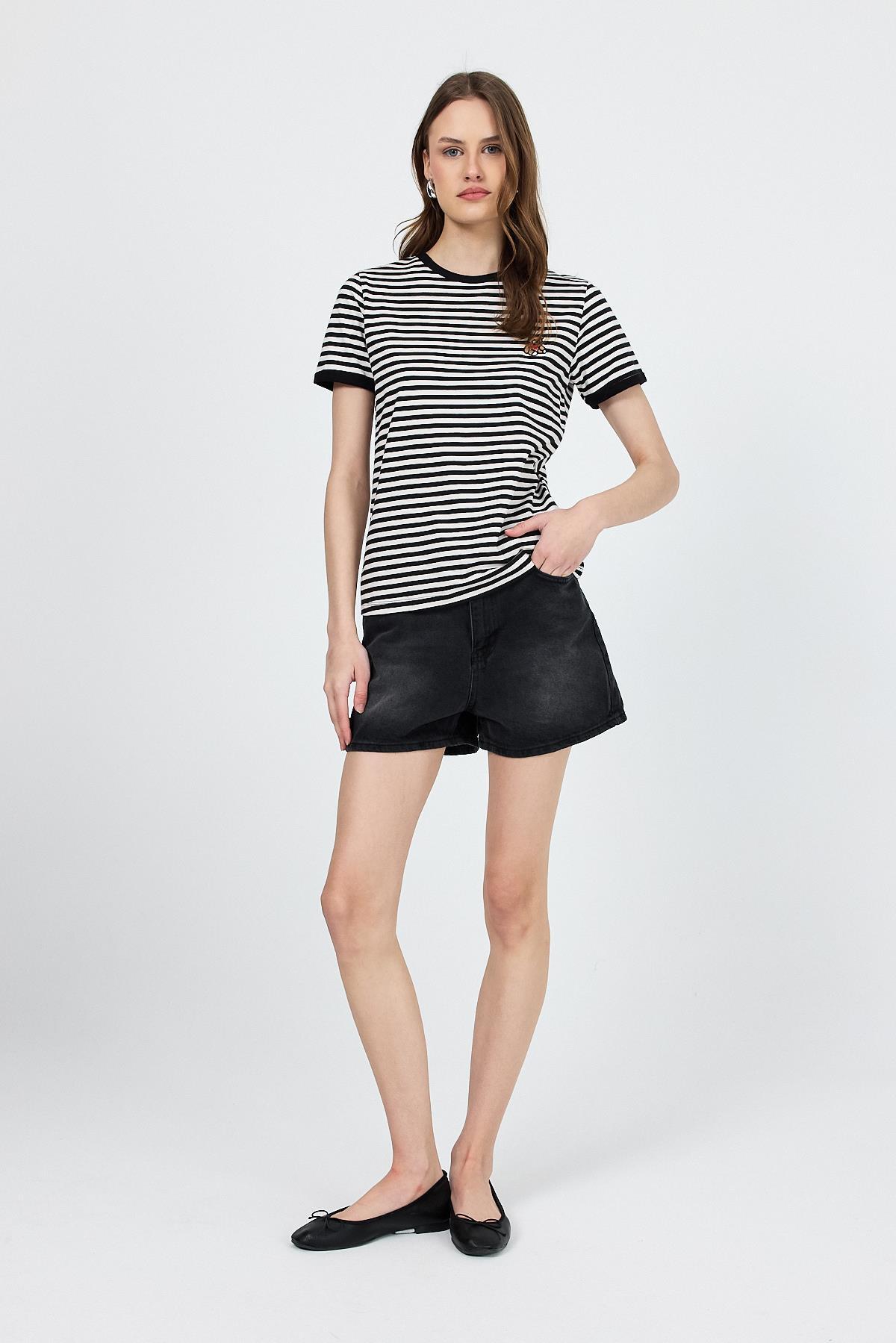 Siyah Ayı İşlemeli Çizgili Tişört 6470 - 3