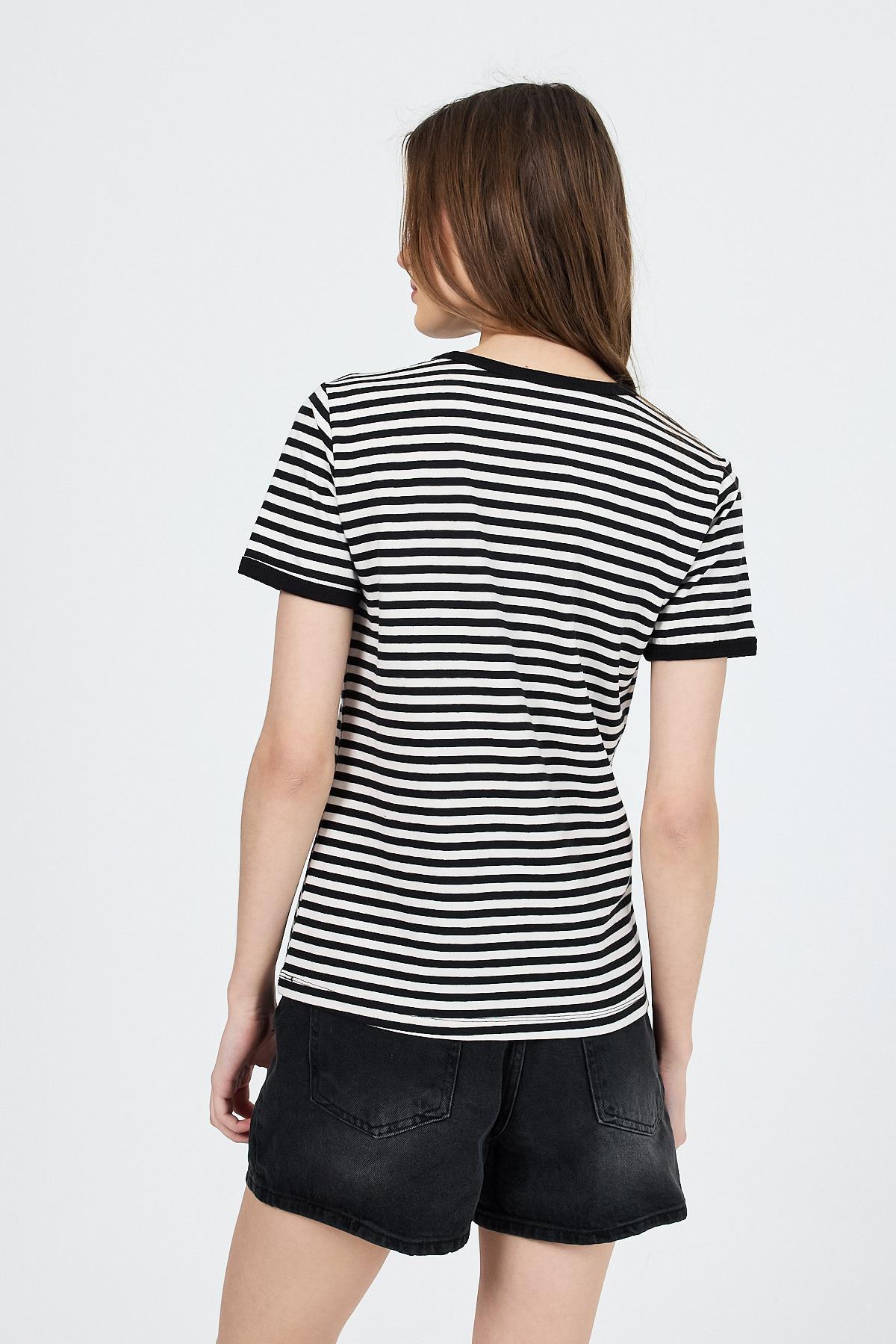 Siyah Ayı İşlemeli Çizgili Tişört 6470 - 5