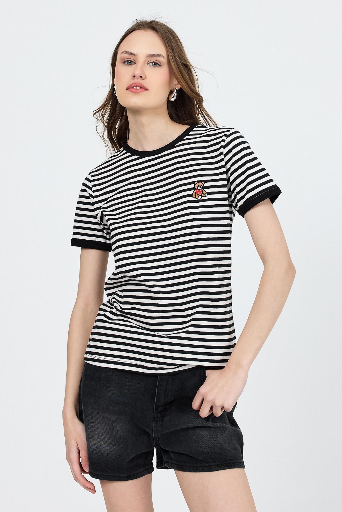 Siyah Ayı İşlemeli Çizgili Tişört 6470 - 1