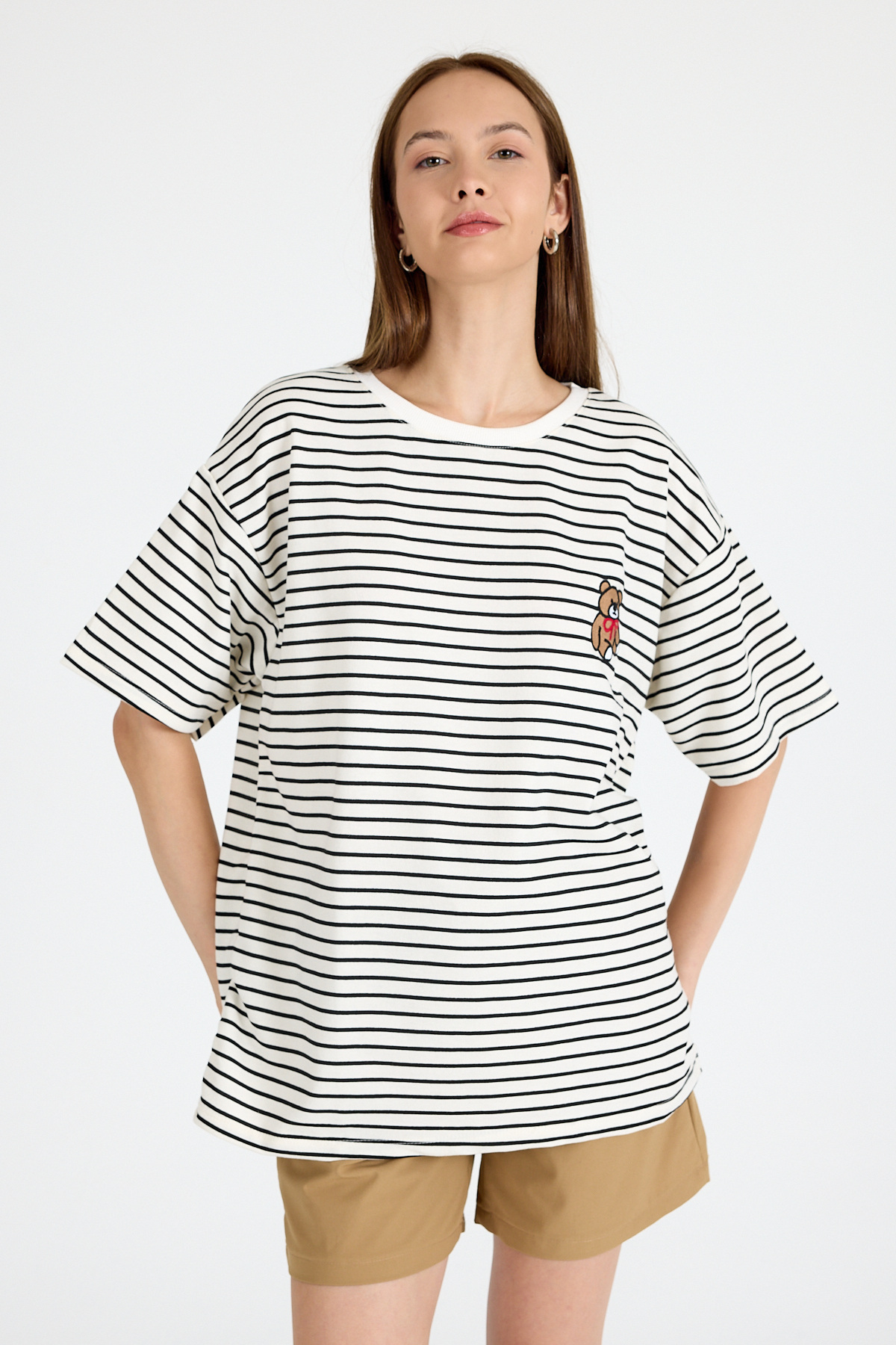 Siyah Ayı Nakışlı Çizgili Oversize Tişört 3083 - RAYS