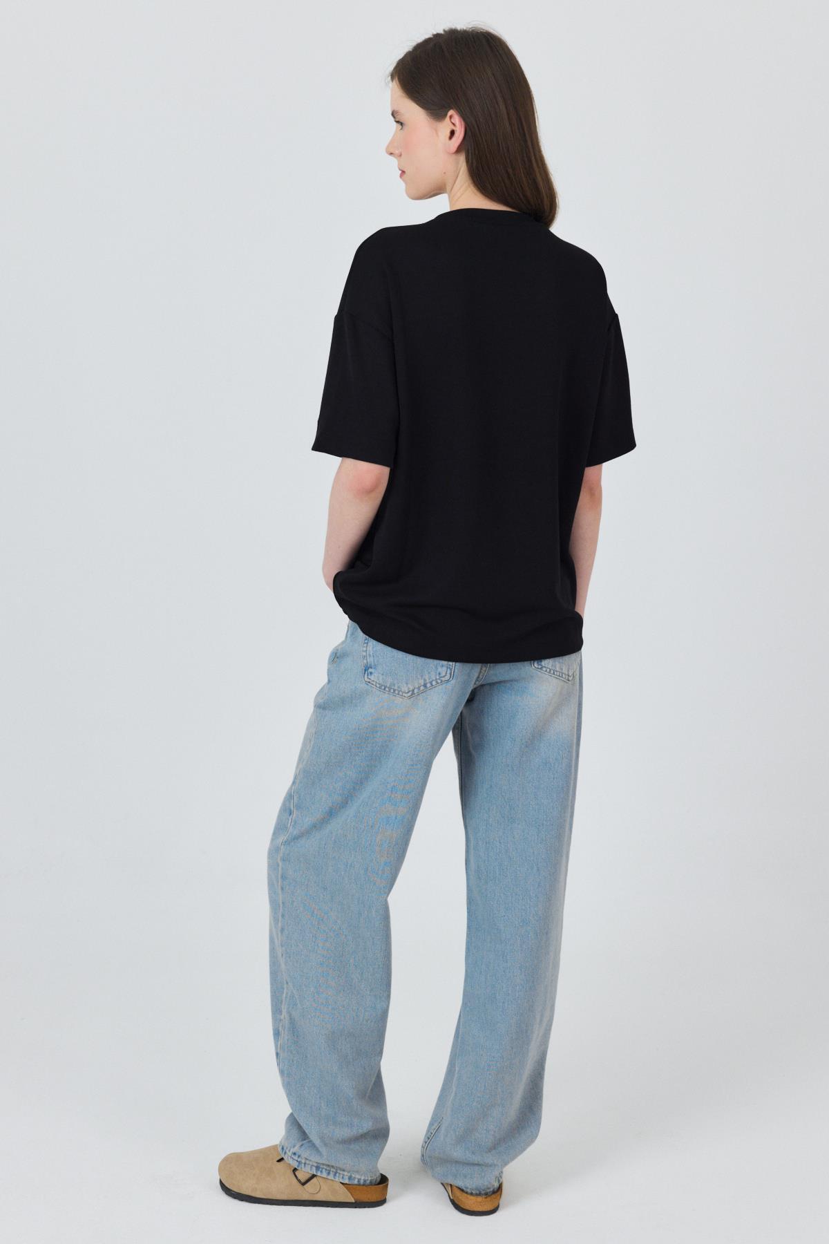 Siyah Ayıcık Baskılı Bisiklet Yaka Oversize Tişört 5530 - 5