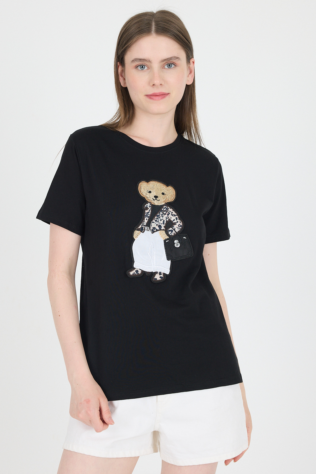 Siyah Ayıcık Nakışlı Regular Fit Tişört 252502 