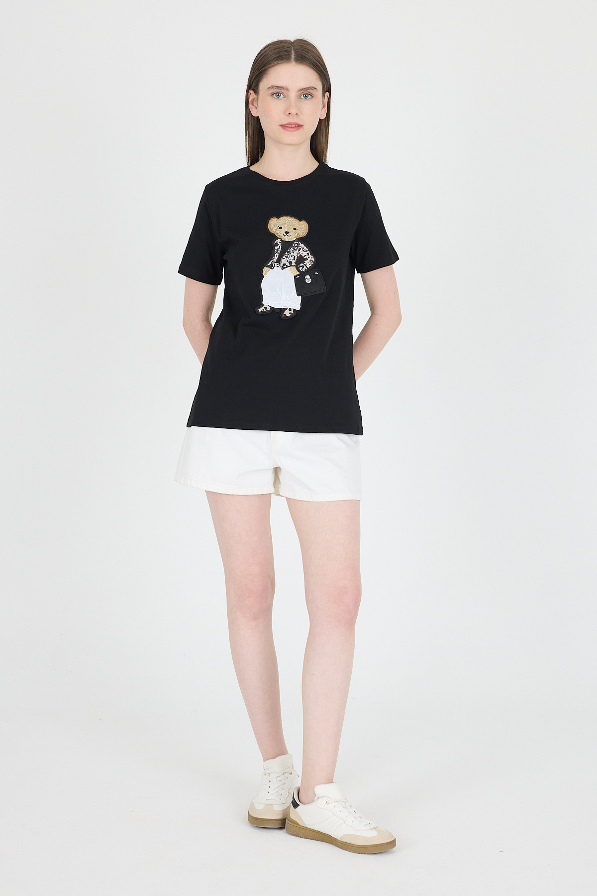 Siyah Ayıcık Nakışlı Regular Fit Tişört 252502 - 3