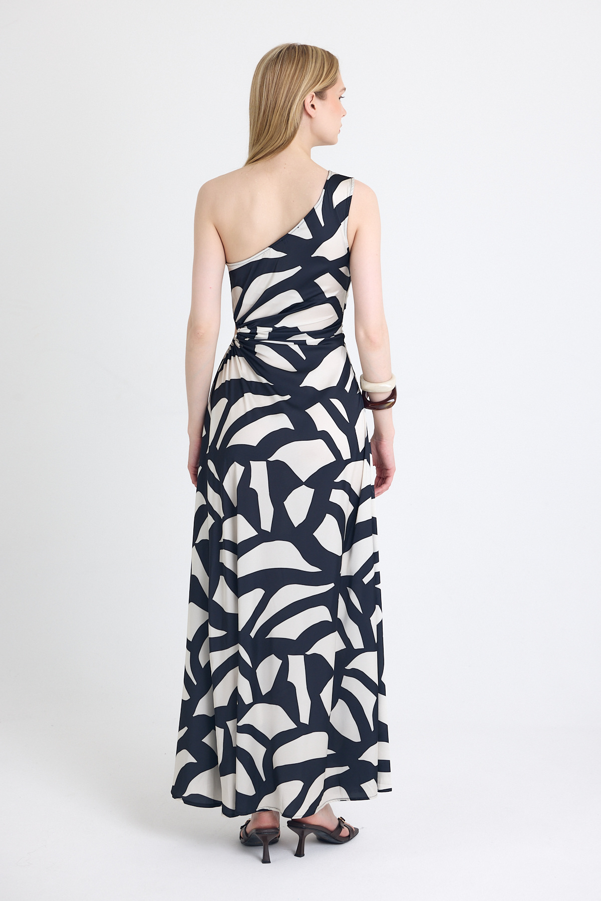 Siyah-Bej Tek Omuz Desenli Maxi Elbise 231660 - 5