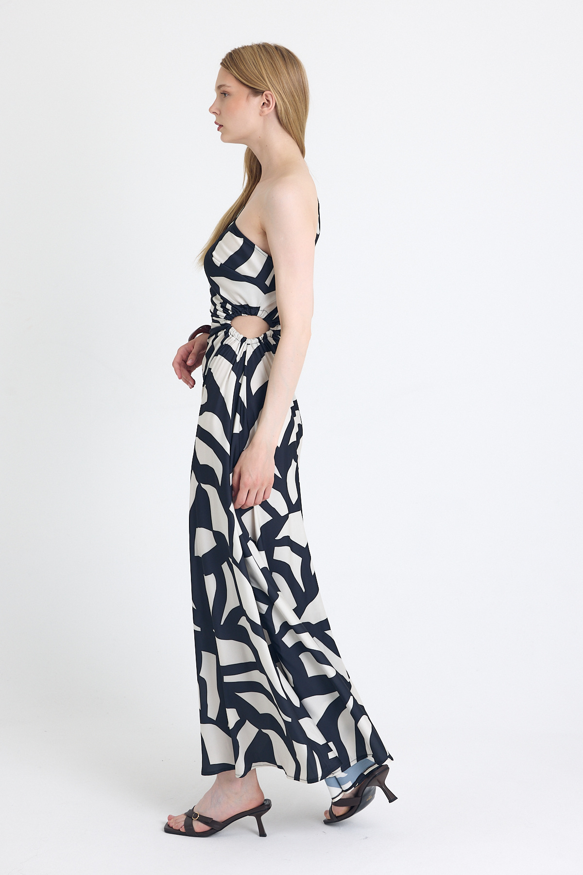 Siyah-Bej Tek Omuz Desenli Maxi Elbise 231660 - RAYS