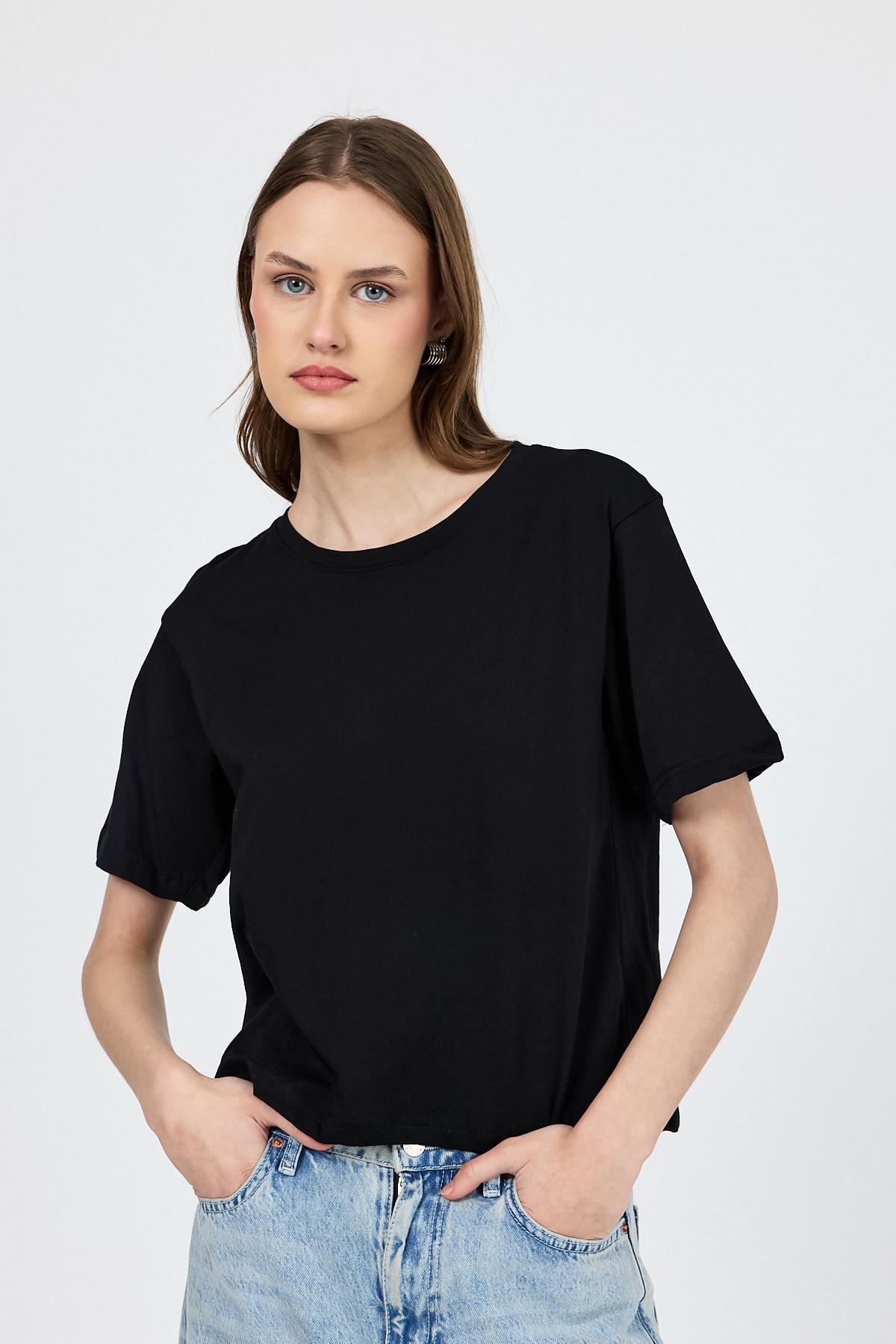 Siyah Bisiklet Yaka %100 Pamuk Relaxed Fit Tişört 2142M - 1