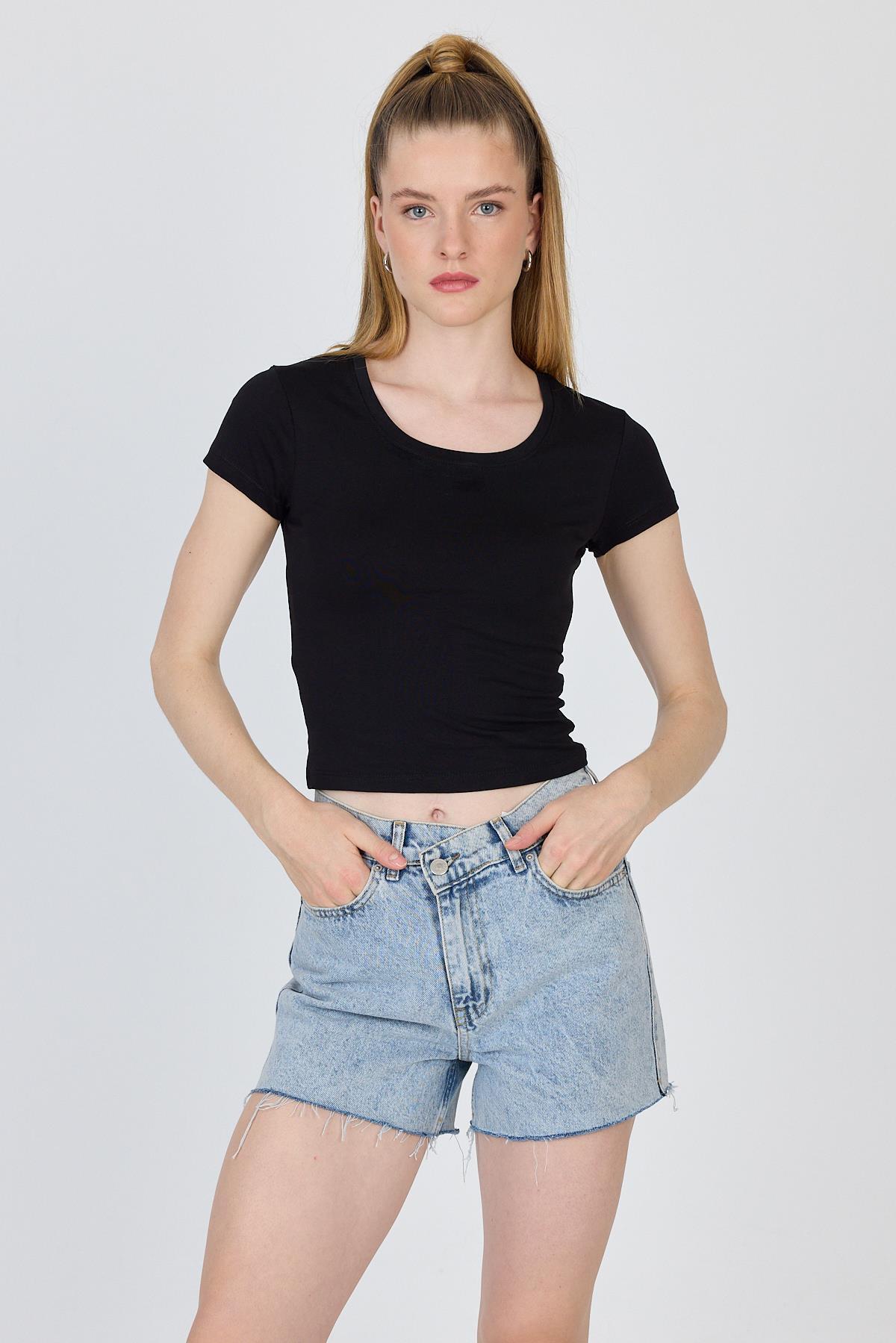 Siyah Bisiklet Yaka Basic Crop Tişört 9200M 