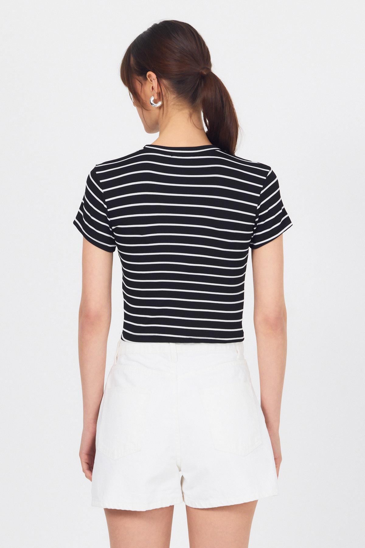 Siyah Bisiklet Yaka Çizgili Crop Tişört 2147 - 5