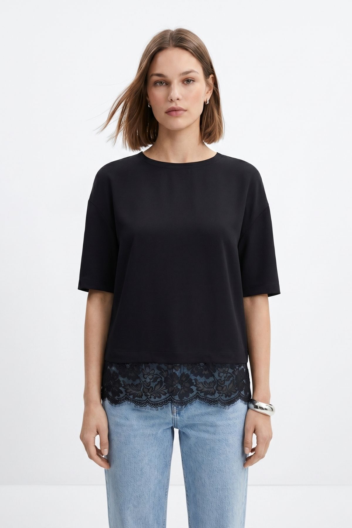 Siyah Bisiklet Yaka Dantel Detaylı Tişört 0463 - RAYS (1)