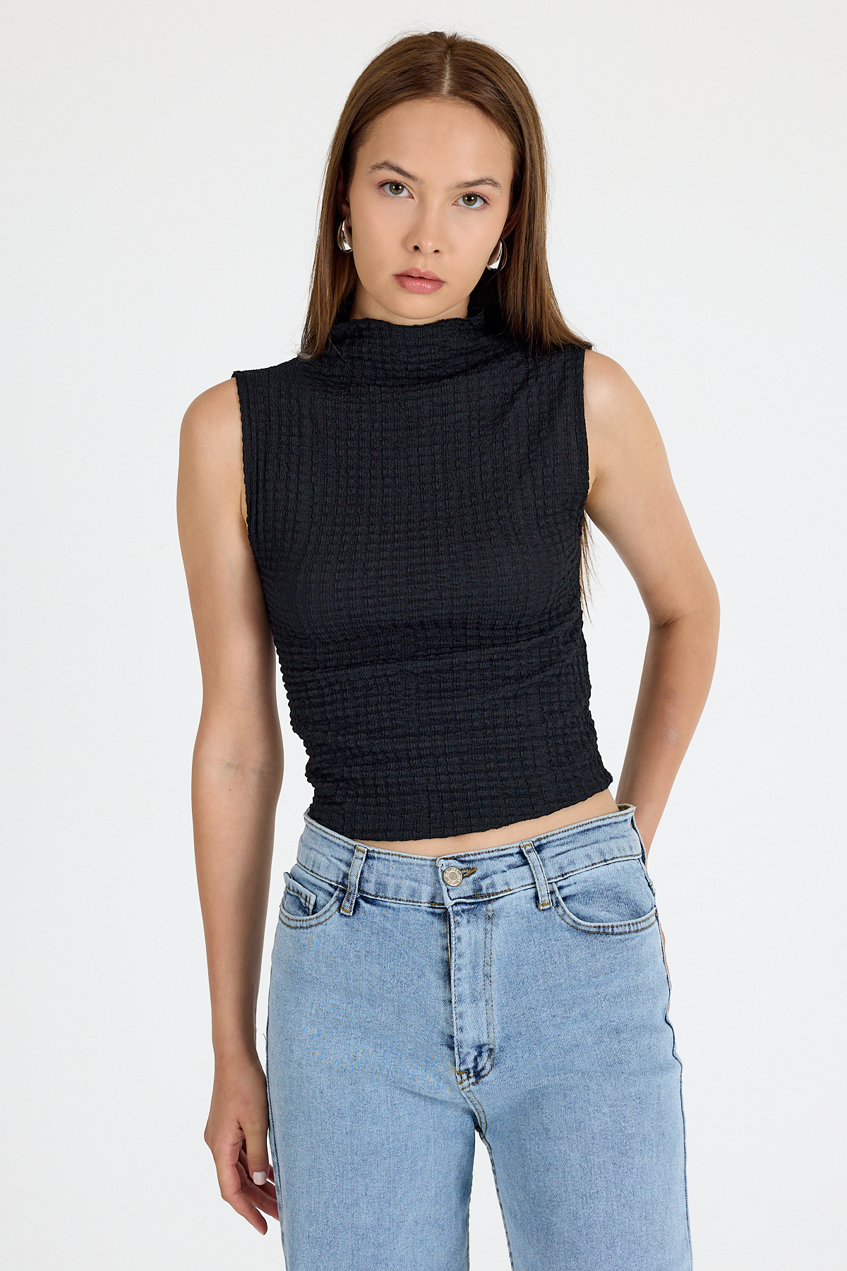 Siyah Bürümcük Kumaş Dik Yaka Kolsuz Bluz 3458 - 6