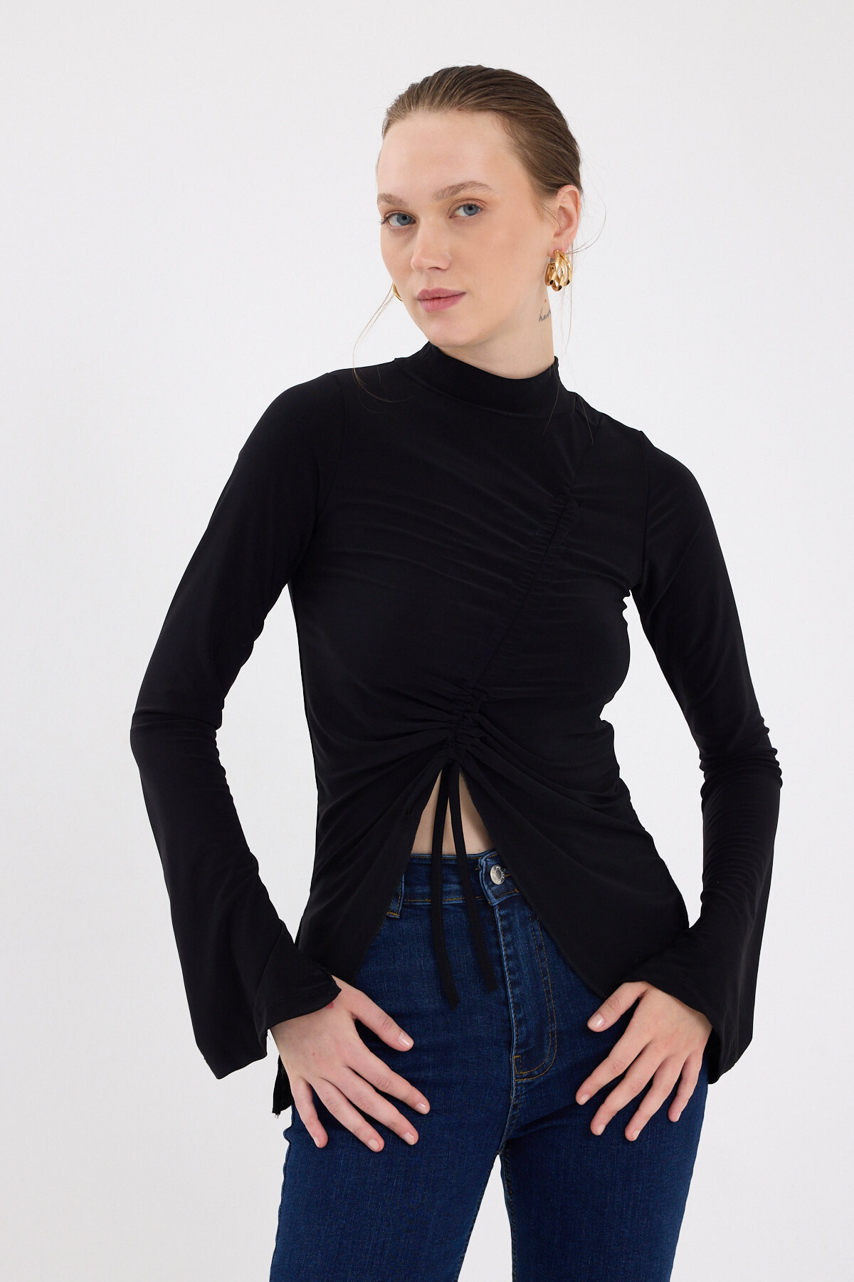 Siyah Büzgü Detaylı Balıkçı Yaka Bluz 2458 