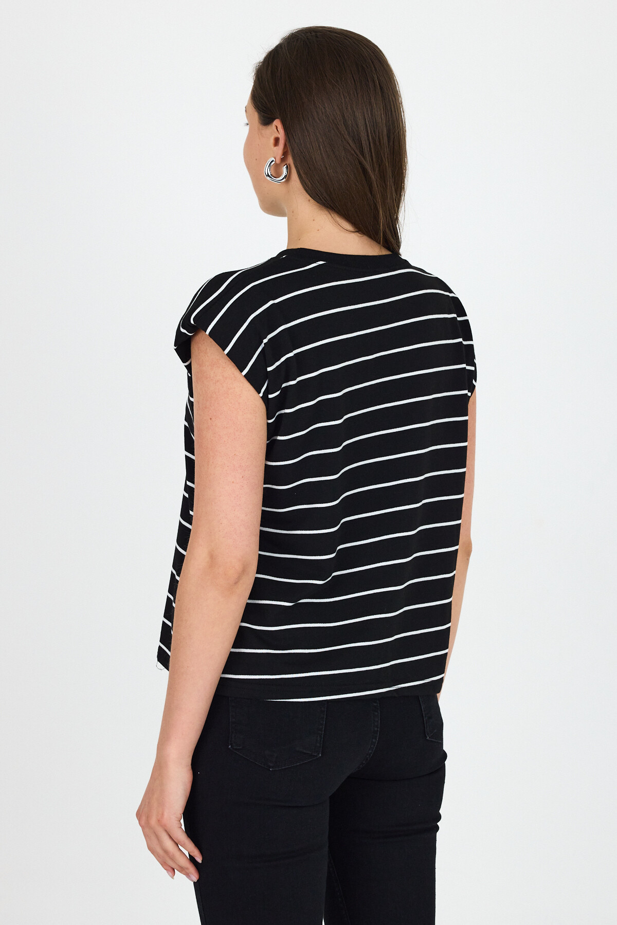 Siyah Çizgili Bisiklet Yaka Vatkalı Pamuklu Tişört 1761 - 5