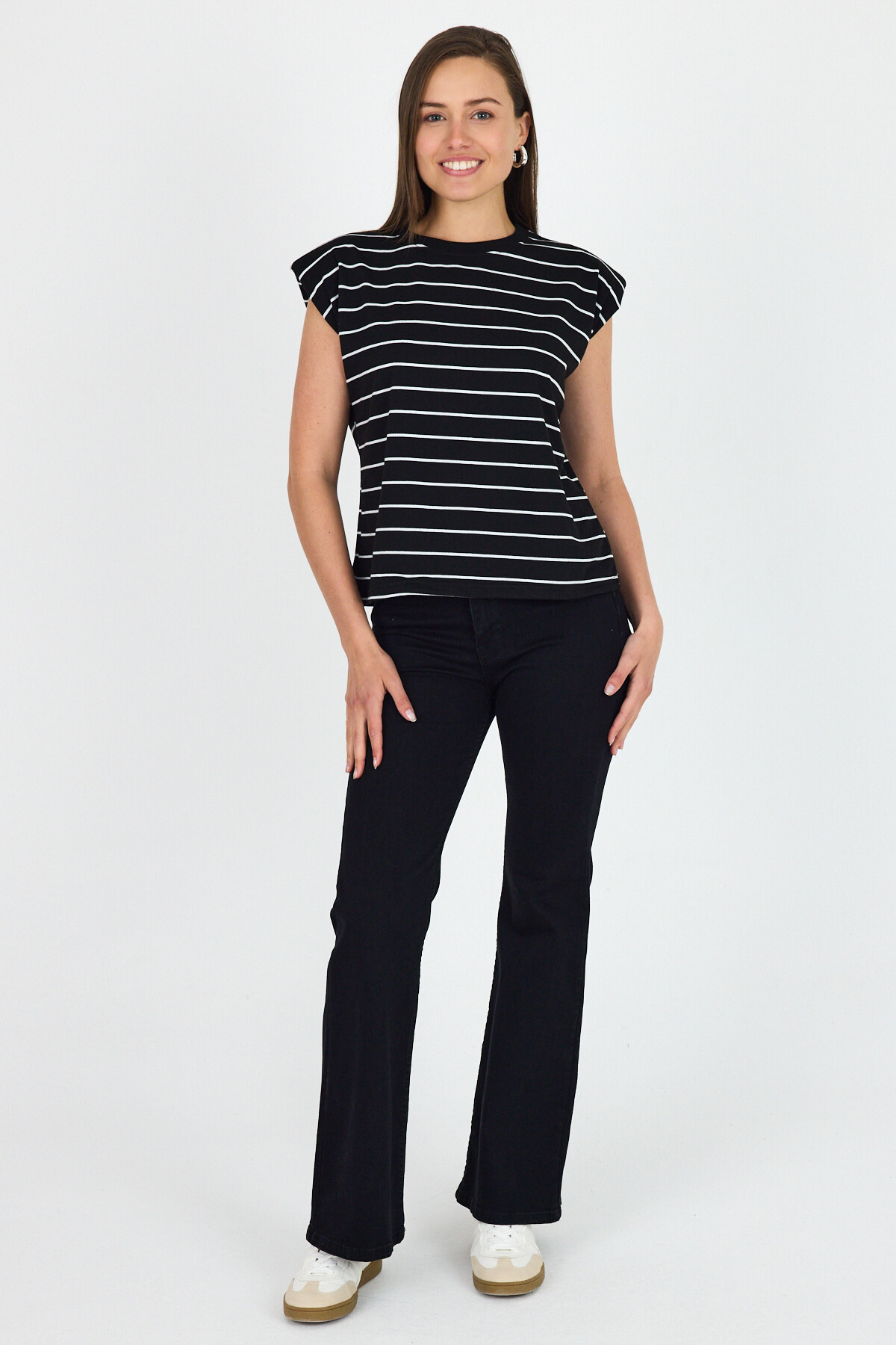 Siyah Çizgili Bisiklet Yaka Vatkalı Pamuklu Tişört 1761 - 3