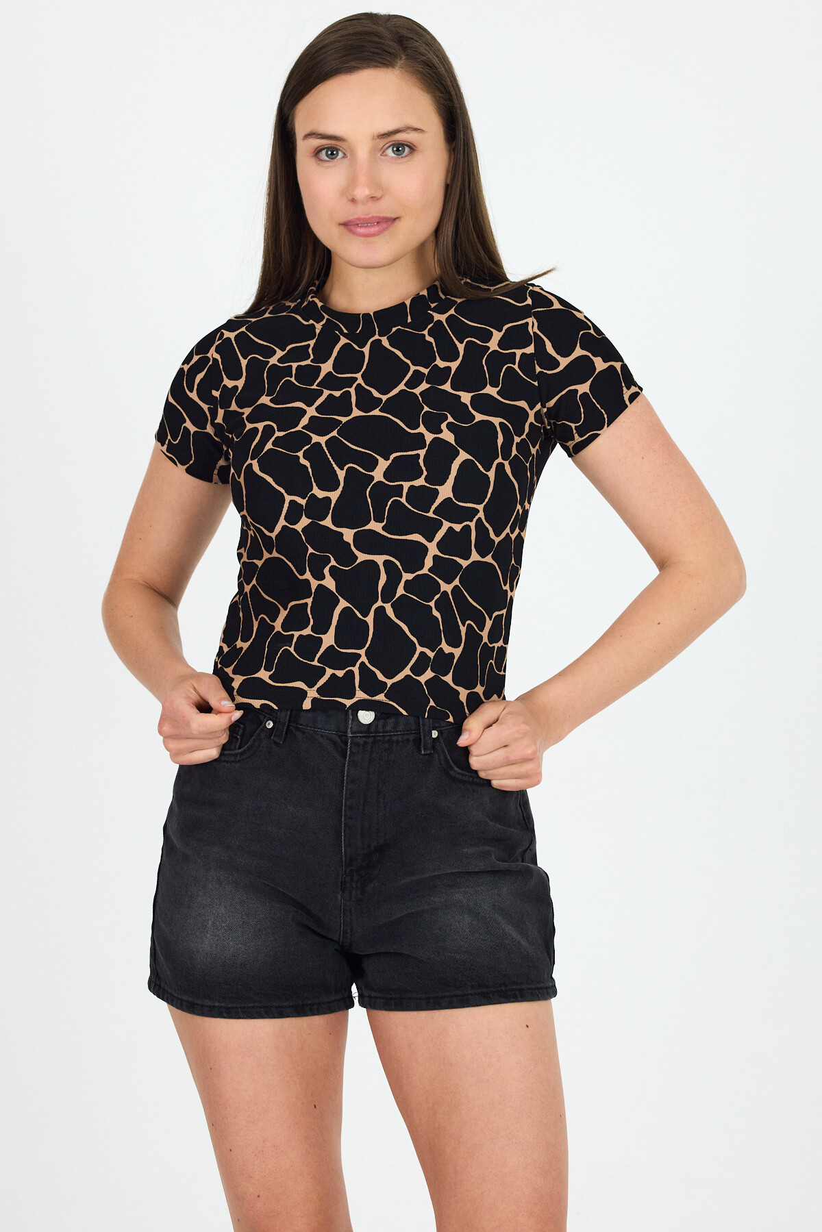 Siyah Desenli Bisiklet Yaka Kısa Kollu Crop Tişört 1760 - RAYS