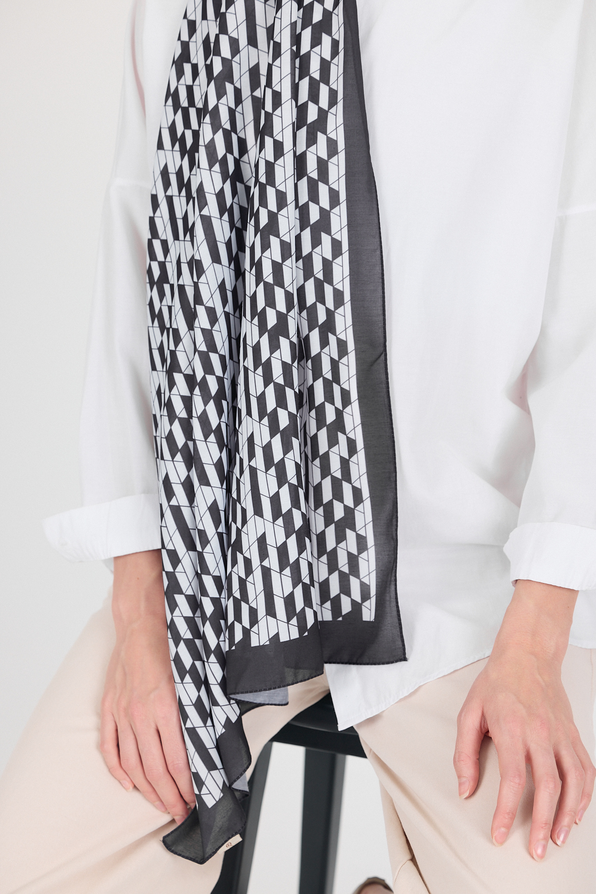 Siyah Desenli Şal 4015 - 4