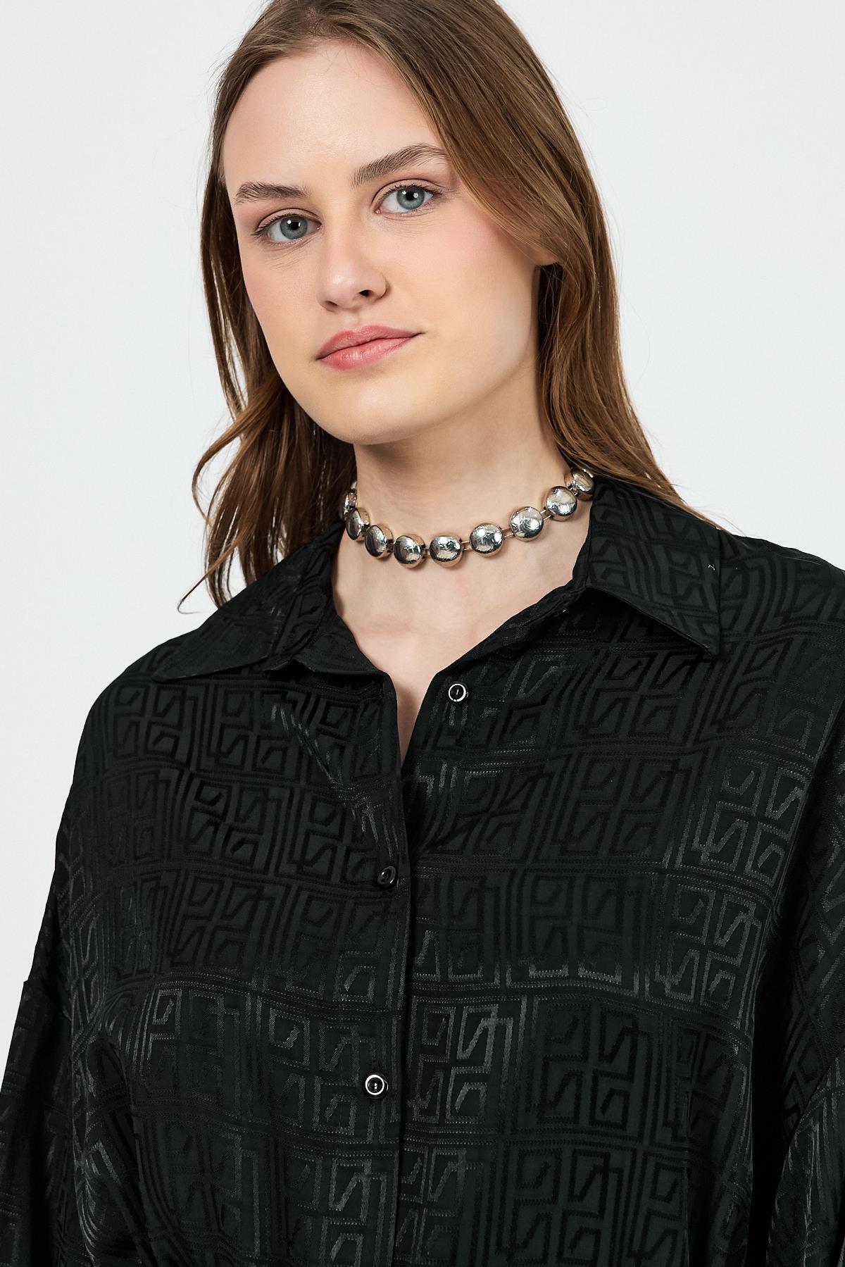 Siyah Desenli Saten Görünümlü İp Bağlama Detaylı Gömlek 4293A - 4
