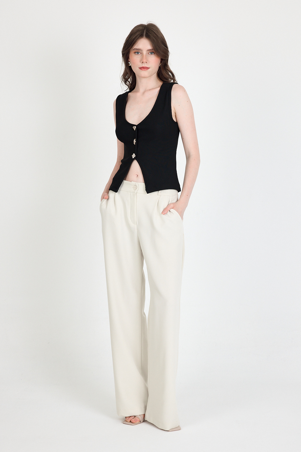 Siyah Düğme Detaylı V Yaka Bluz 018 - RAYS