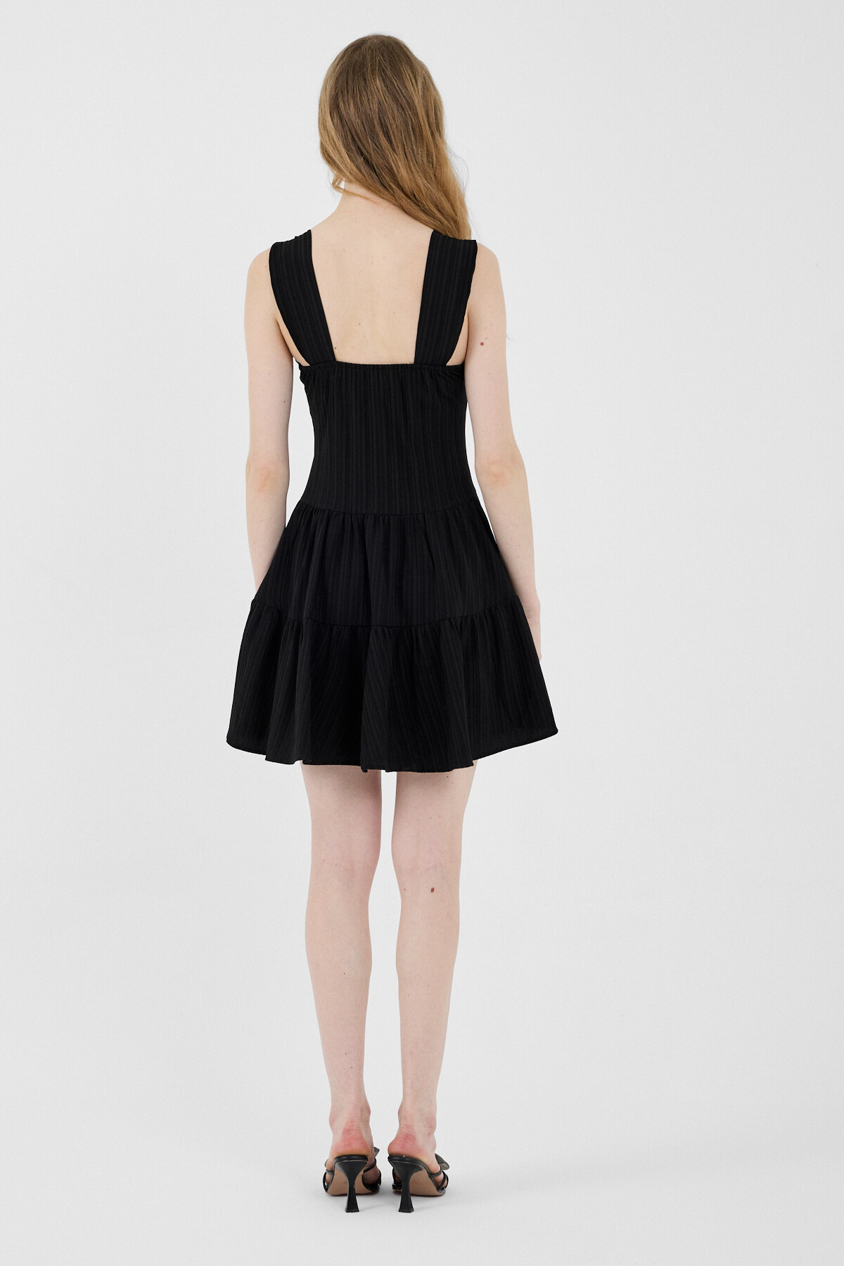 Siyah Düğmeli Askılı Kat Etekli Mini Elbise 8042A - 5