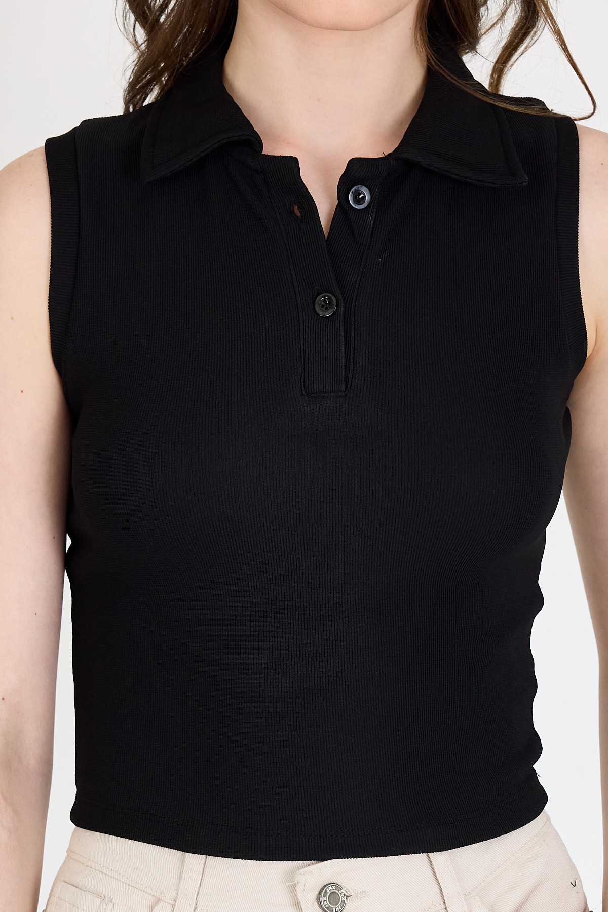 Siyah Düğmeli Polo Yaka Sıfır Kol Örme Bluz 2219 - RAYS