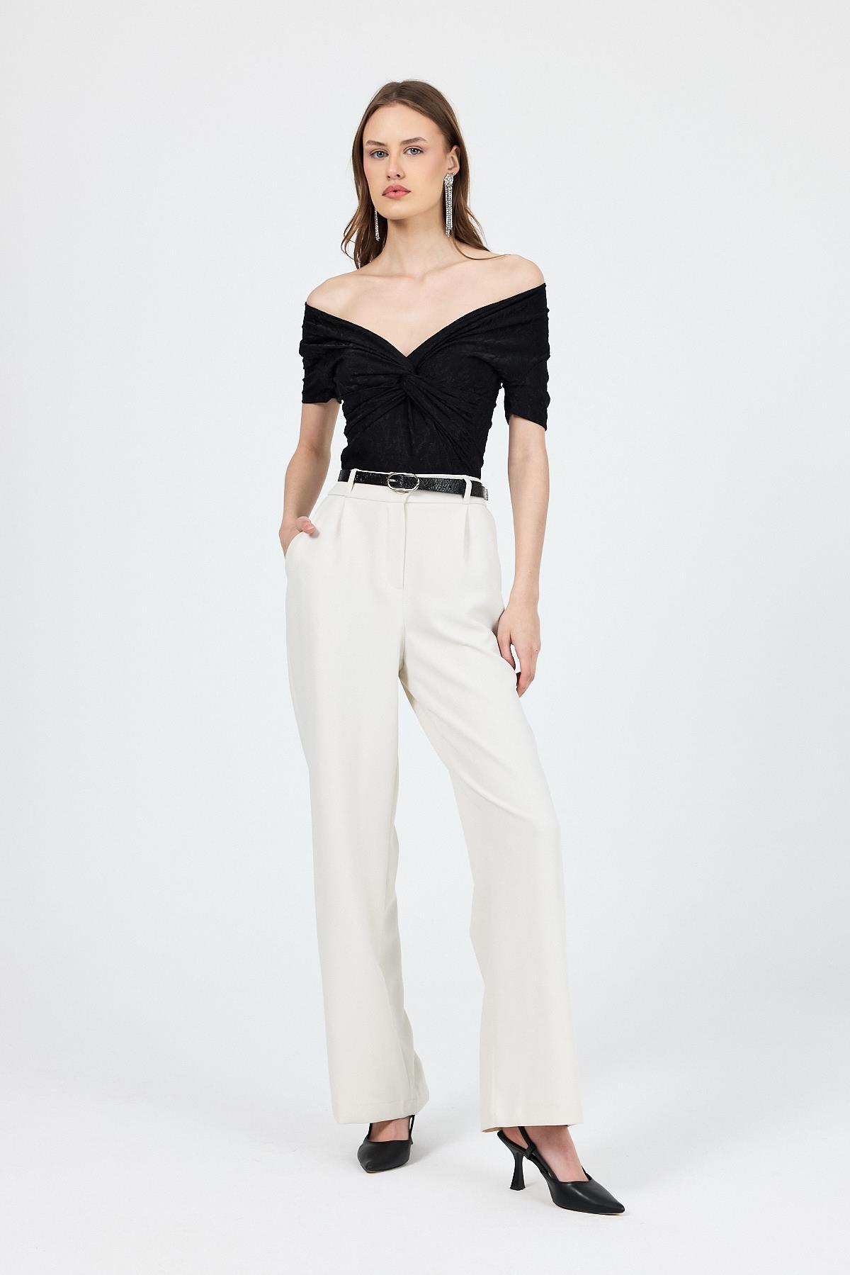 Siyah Düşük Omuz Büzgü Detaylı Bluz 13325 - 2