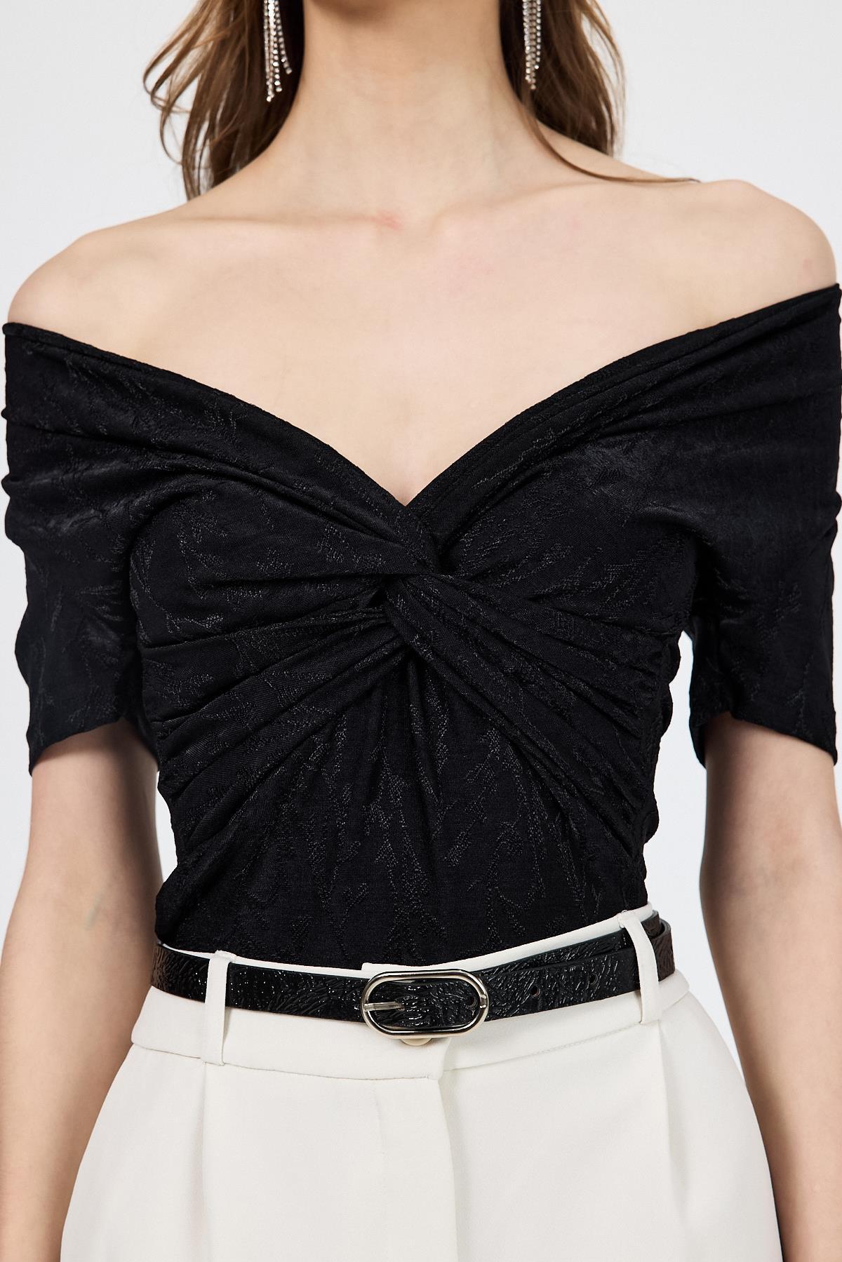 Siyah Düşük Omuz Büzgü Detaylı Bluz 13325 - 4