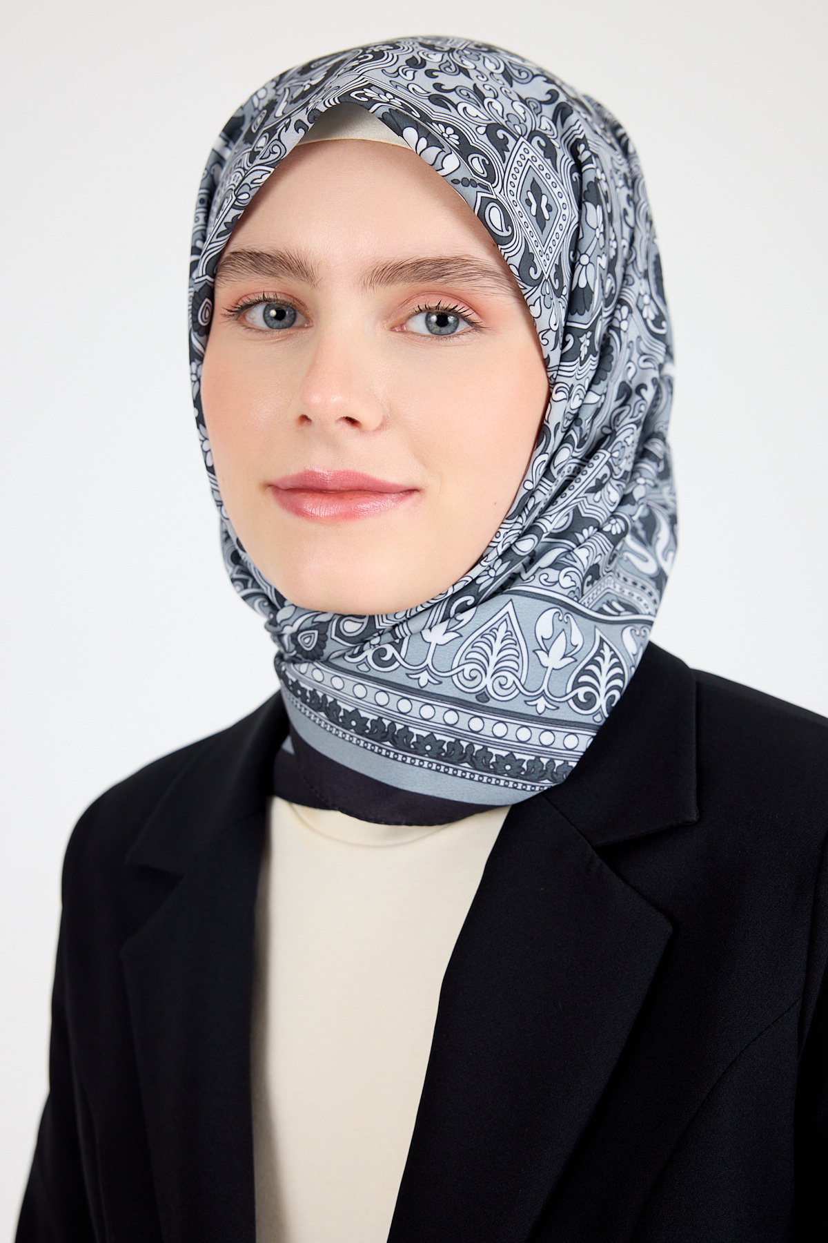 Siyah Etnik Desenli Eşarp 3013 - 3