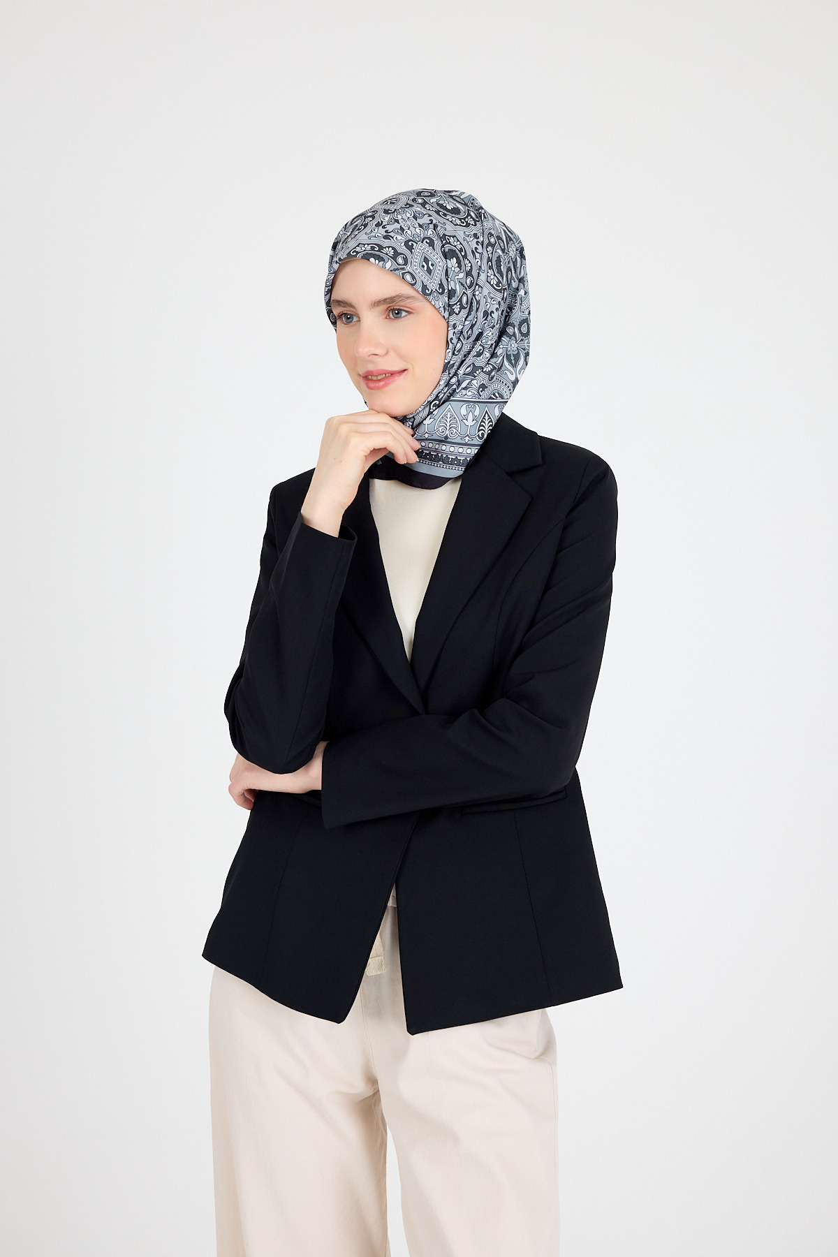 Siyah Etnik Desenli Eşarp 3013 - 5