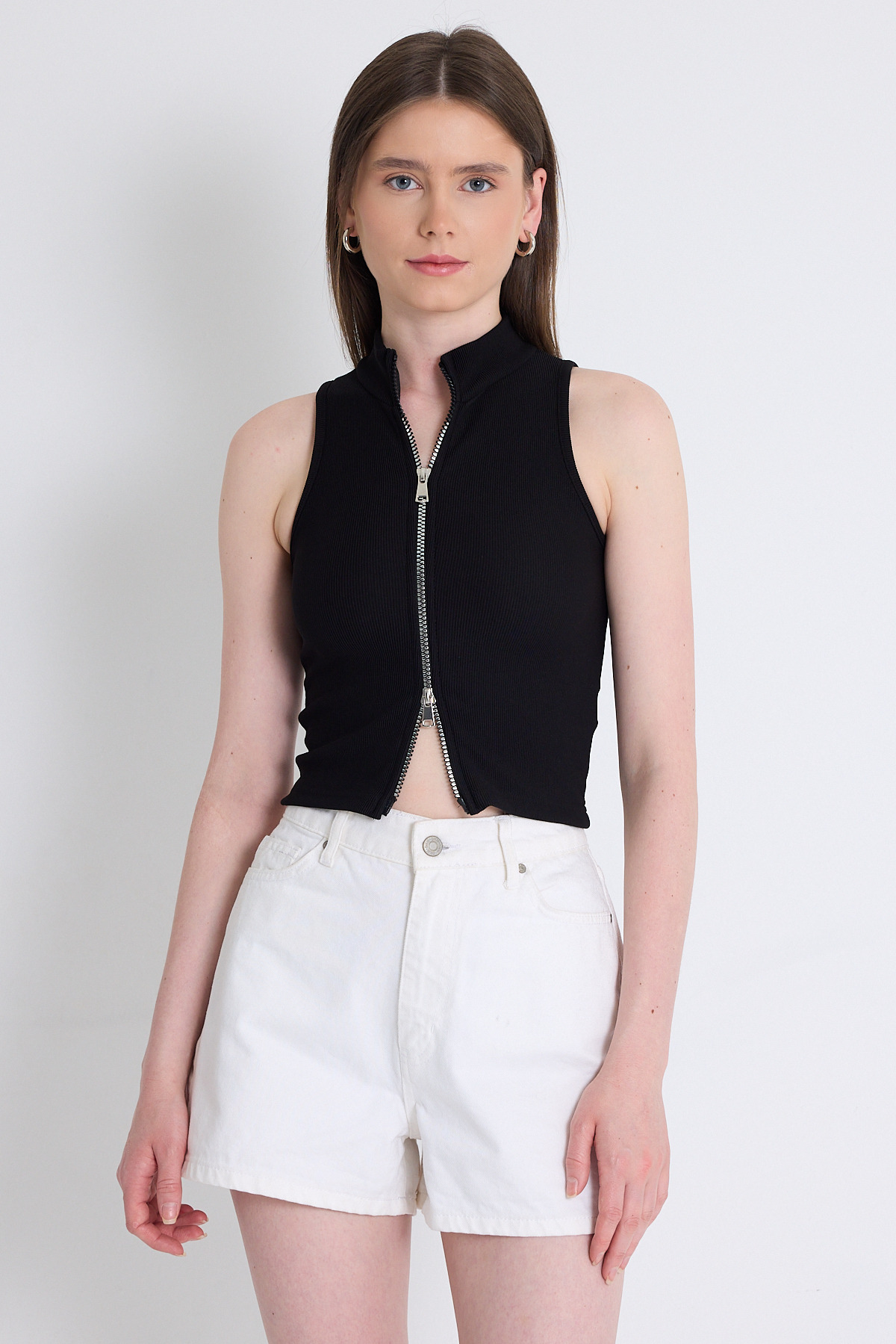 Siyah Fermuar Detaylı Kolsuz Crop Bluz 2226 - RAYS