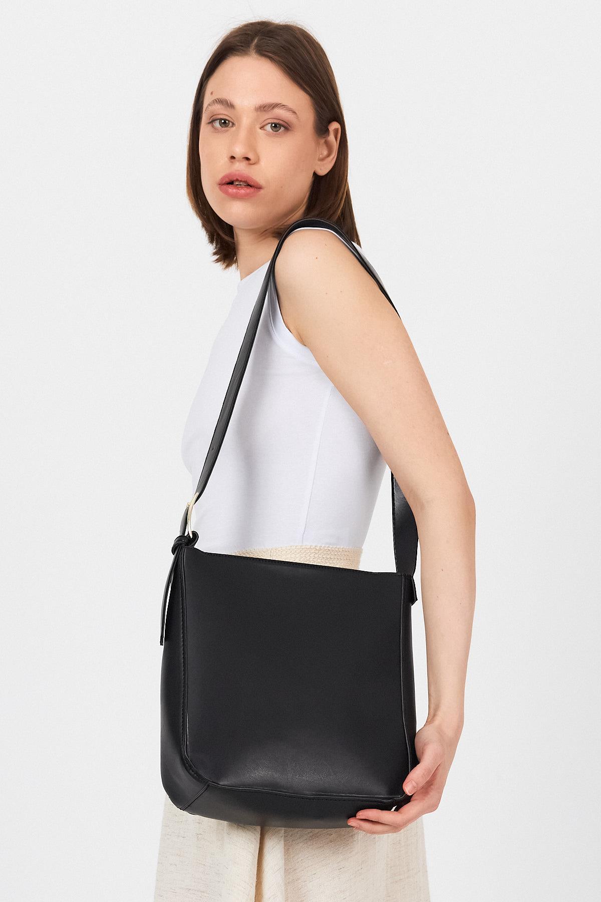 Siyah Fermuarlı Omuz Çantası 3026 - 3