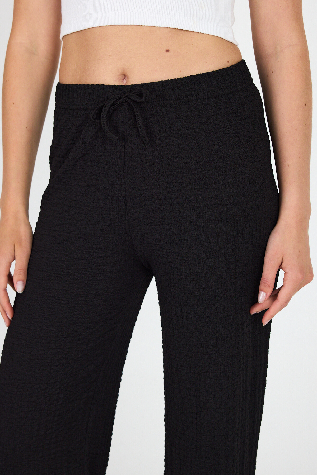 Siyah Geniş Paça Dökümlü Bürümcük Kumaş Pantolon 326 - 4